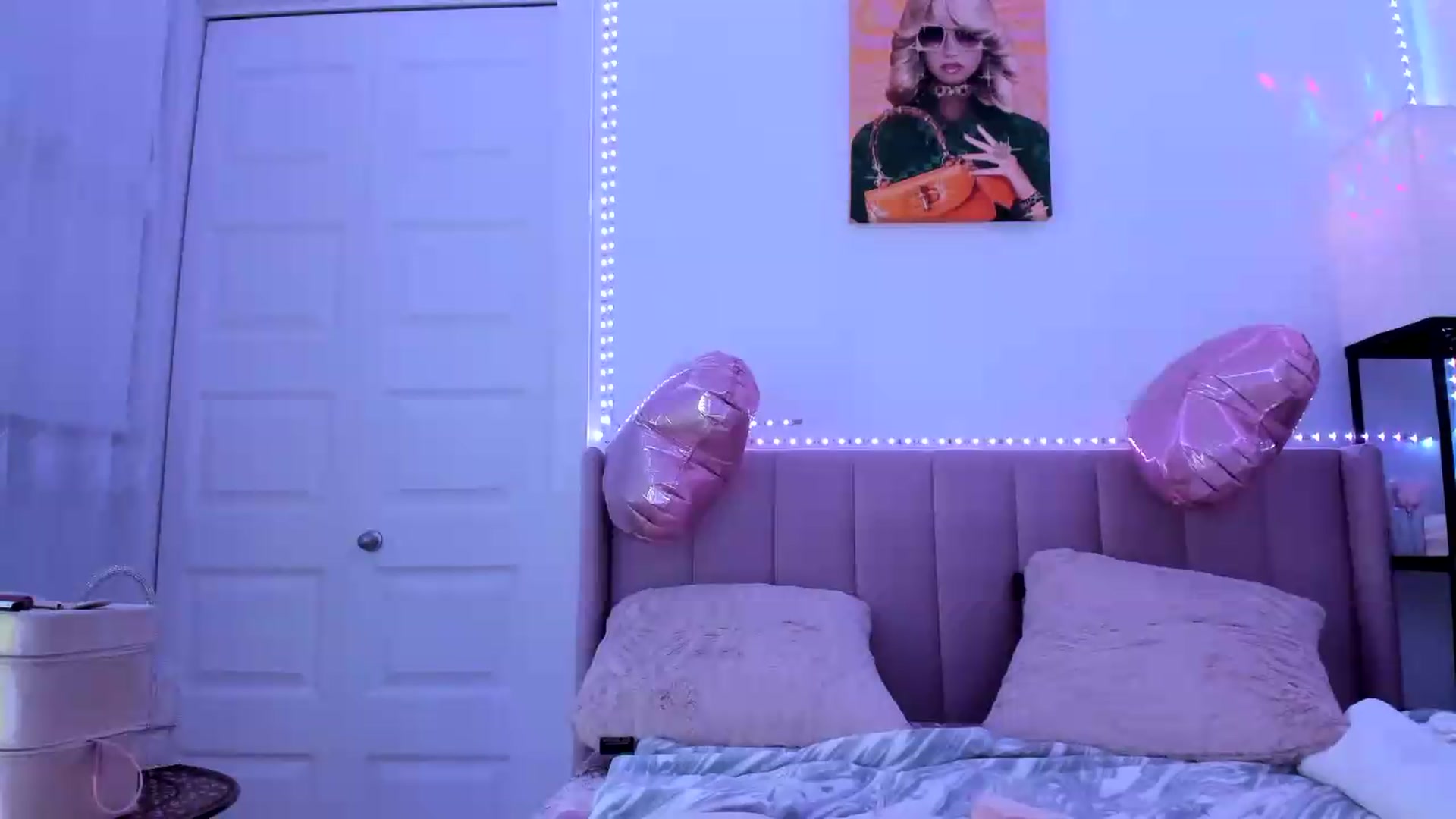 Gallery image thumbnail from SilverSiren's myfreecams stream on, 09/16/2026, 03:48 image 19 of 20