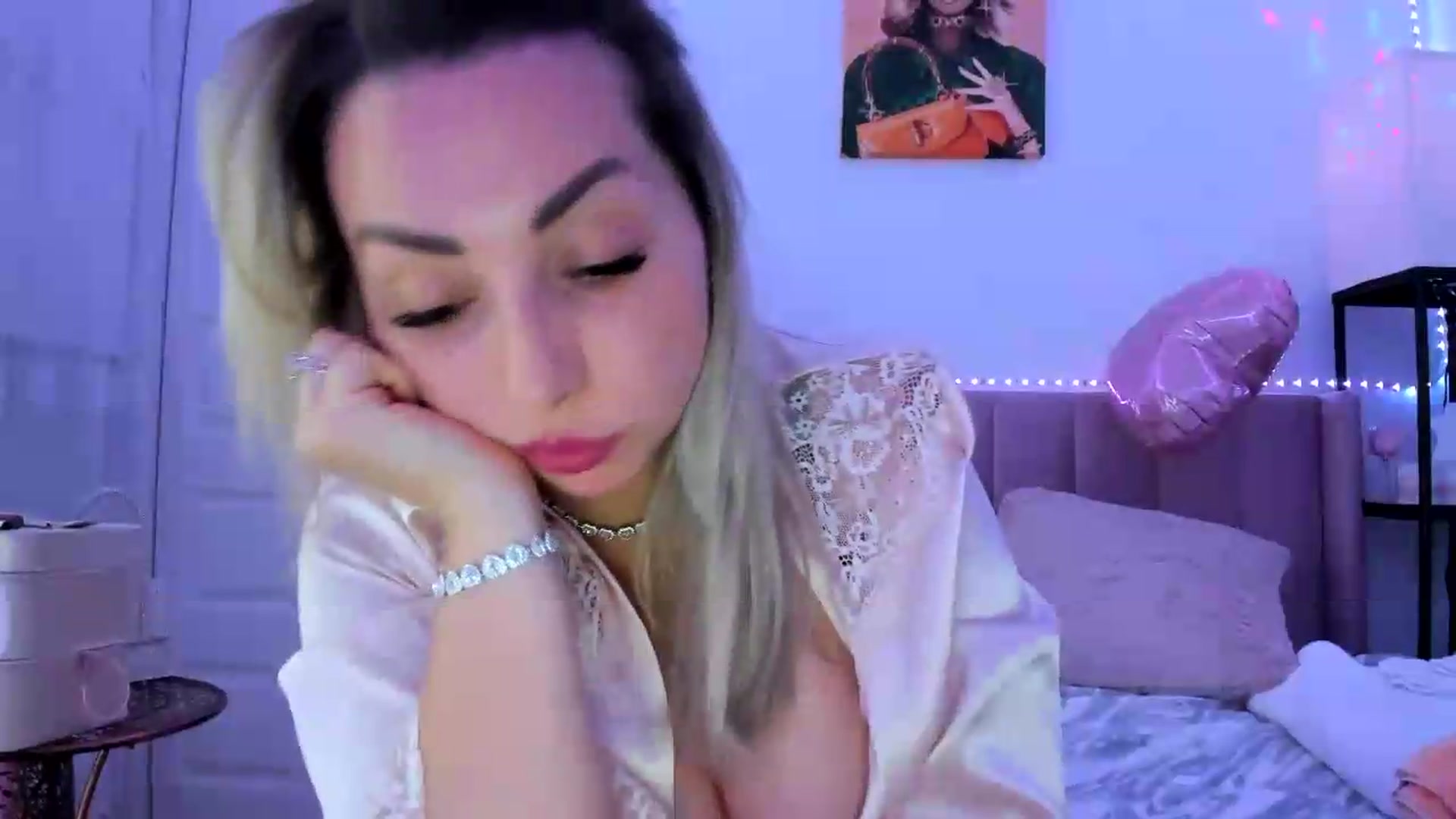 Gallery image thumbnail from SilverSiren's myfreecams stream on, 09/16/2026, 03:48 image 10 of 20
