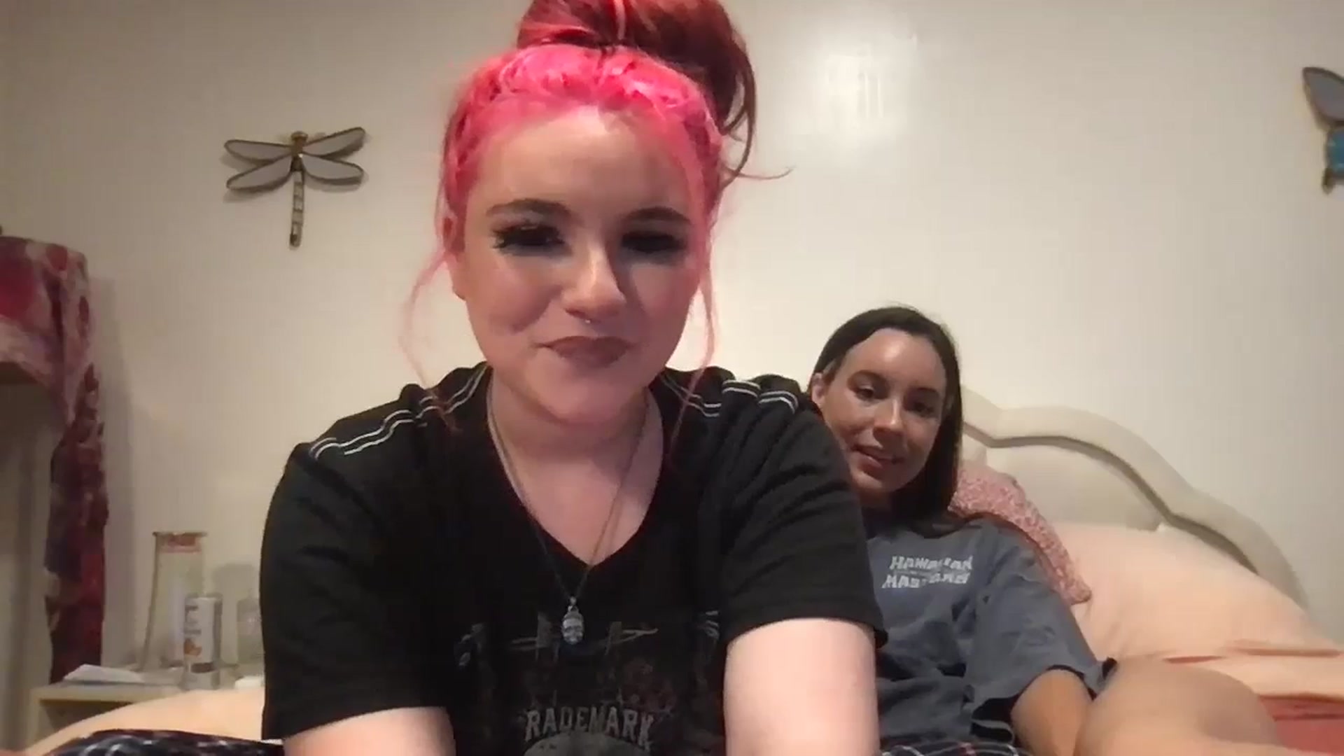 Gallery image thumbnail from Silverngolden's myfreecams stream on, 10/21/2023, 24:15 image 4 of 20