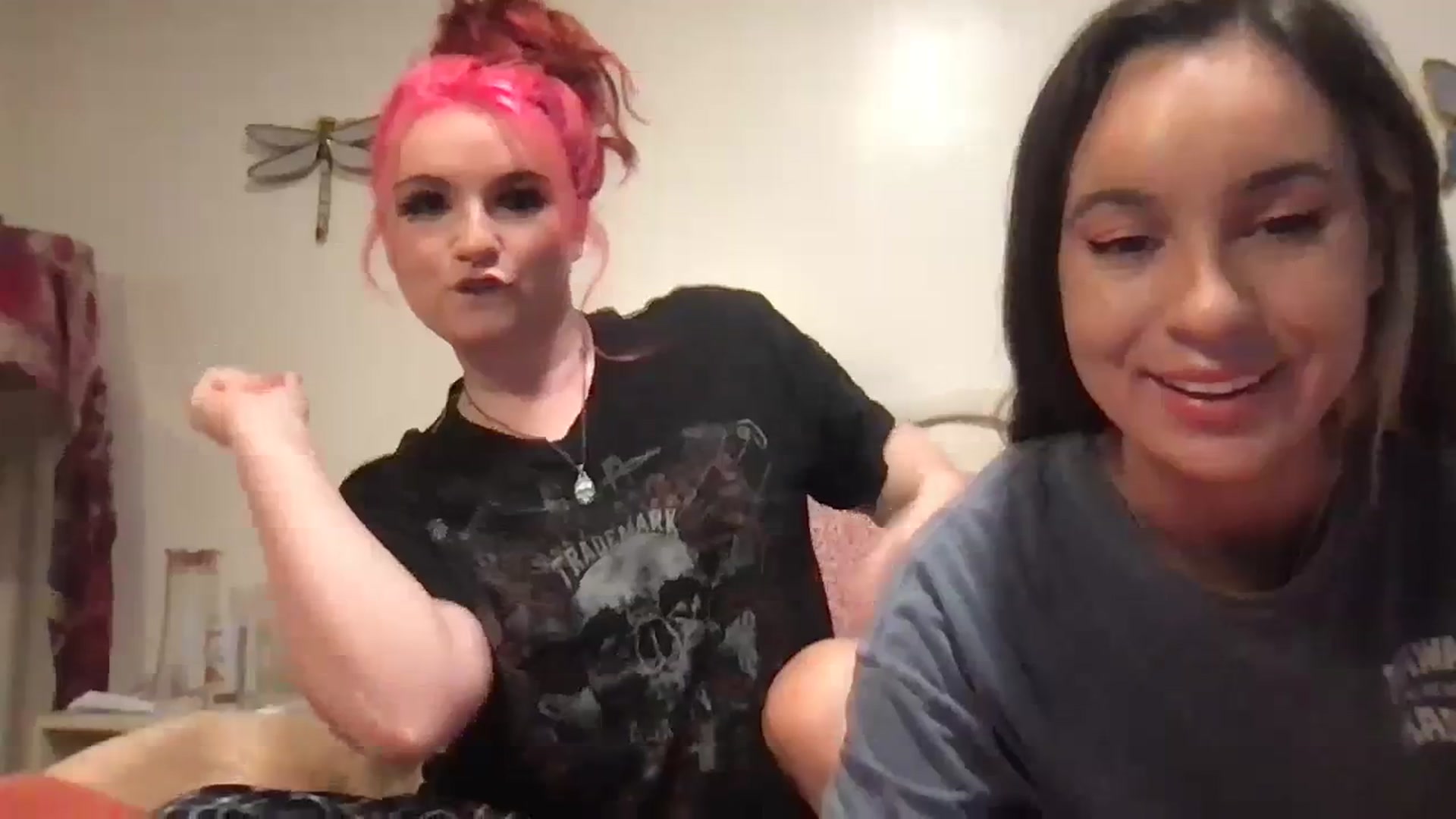 Gallery image thumbnail from Silverngolden's myfreecams stream on, 10/21/2023, 24:15 image 8 of 20