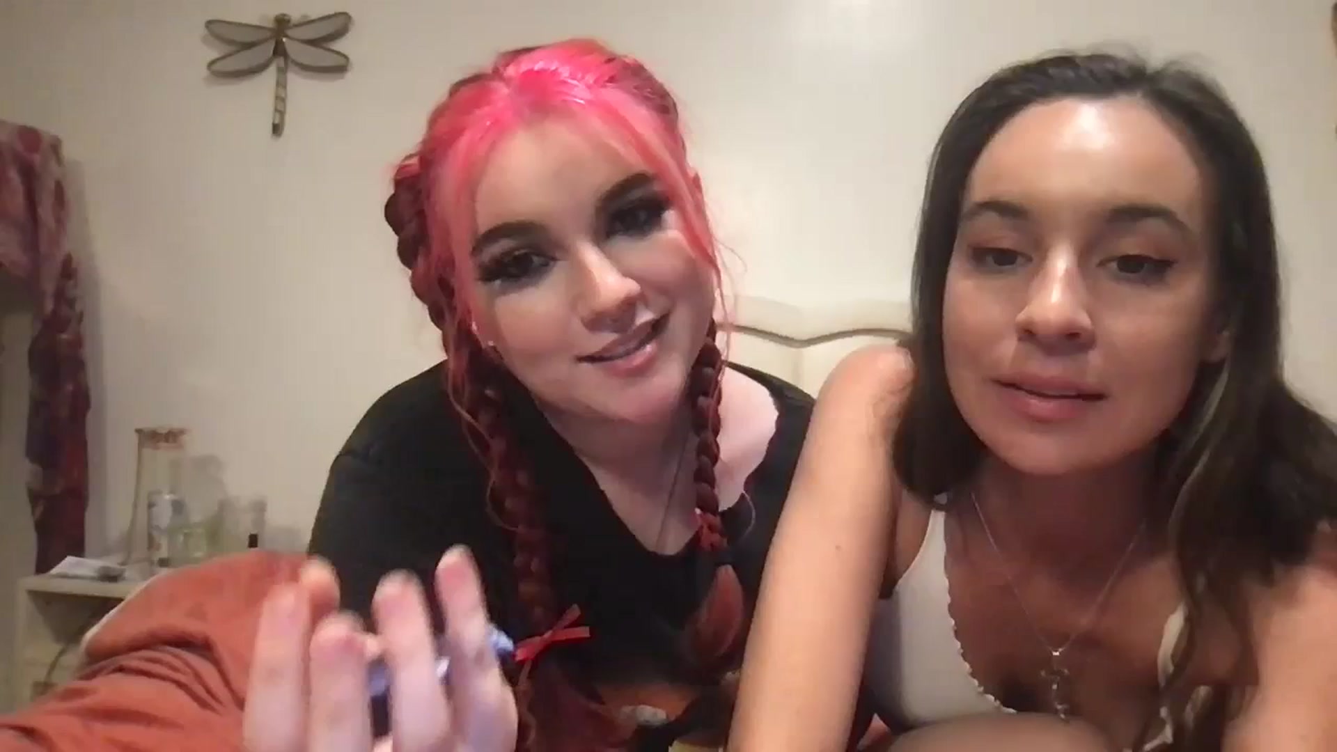 Gallery image thumbnail from Silverngolden's myfreecams stream on, 10/22/2023, 02:49 image 1 of 20
