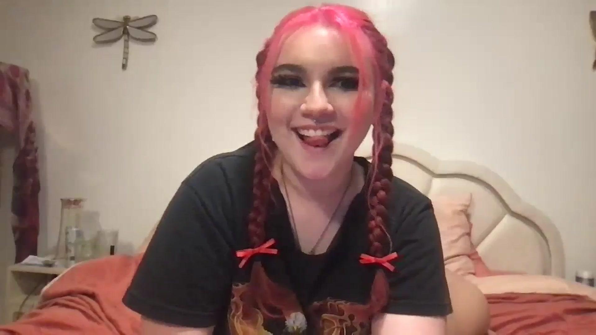 Gallery image thumbnail from Silverngolden's myfreecams stream on, 10/22/2023, 02:49 image 2 of 20