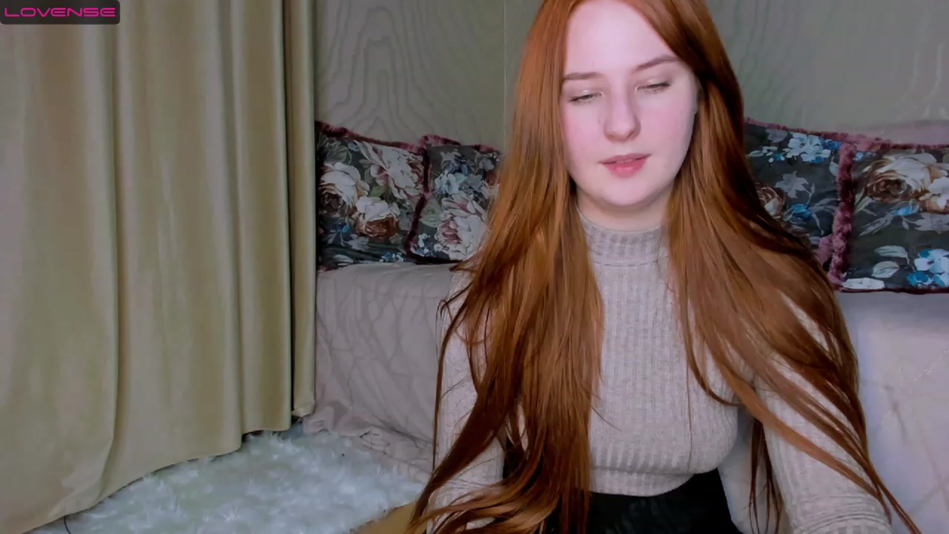 Gallery image thumbnail from SilwiaDreams's myfreecams stream on, 11/18/2022, 01:42 image 11 of 20