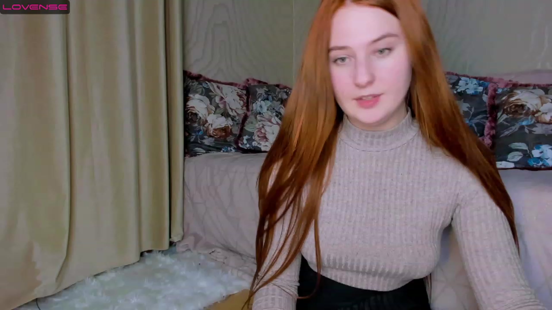 Gallery image thumbnail from SilwiaDreams's myfreecams stream on, 11/18/2022, 01:42 image 13 of 20