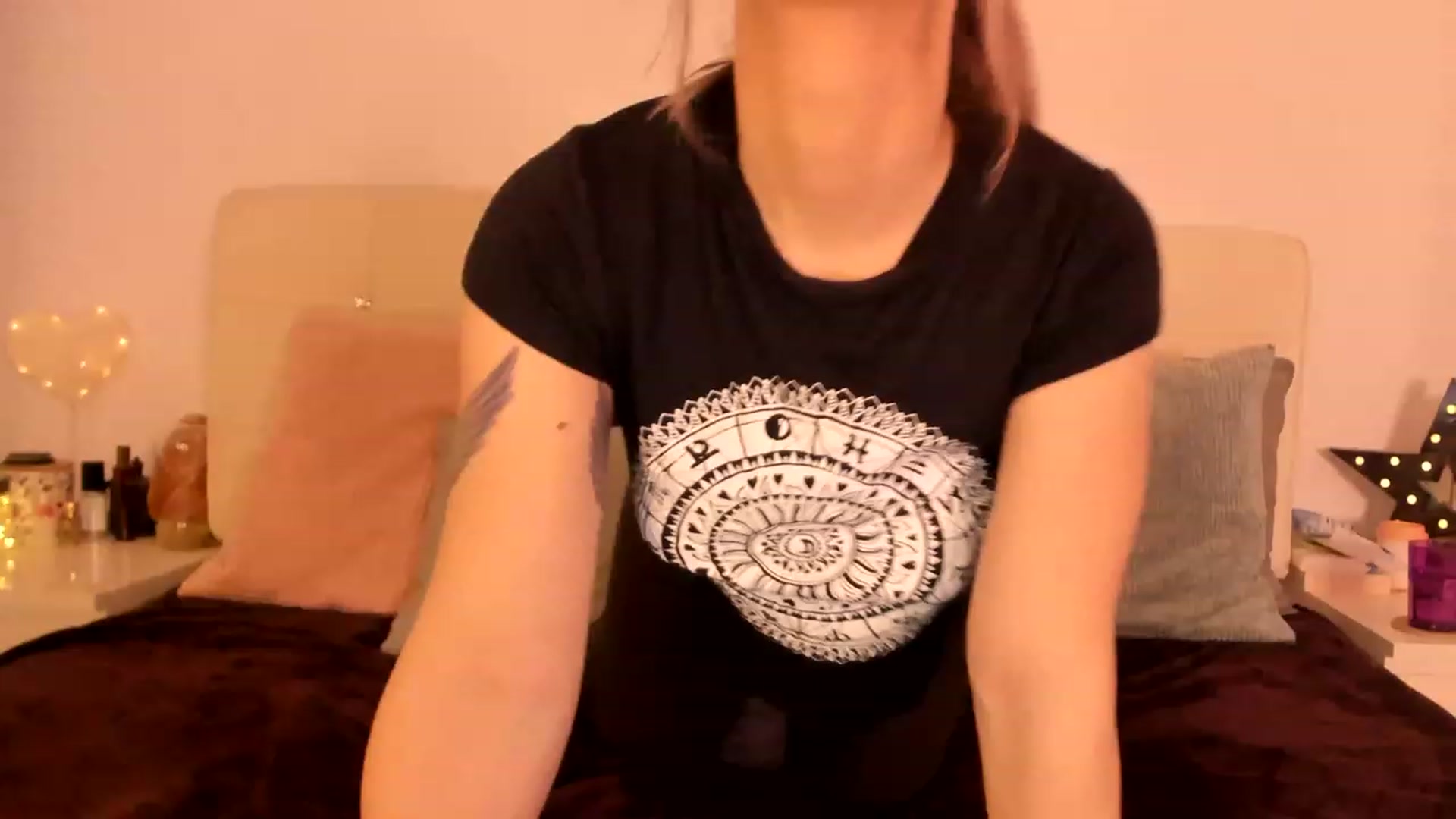 Gallery image thumbnail from Simi__'s myfreecams stream on, 12/18/2022, 18:18 image 14 of 20