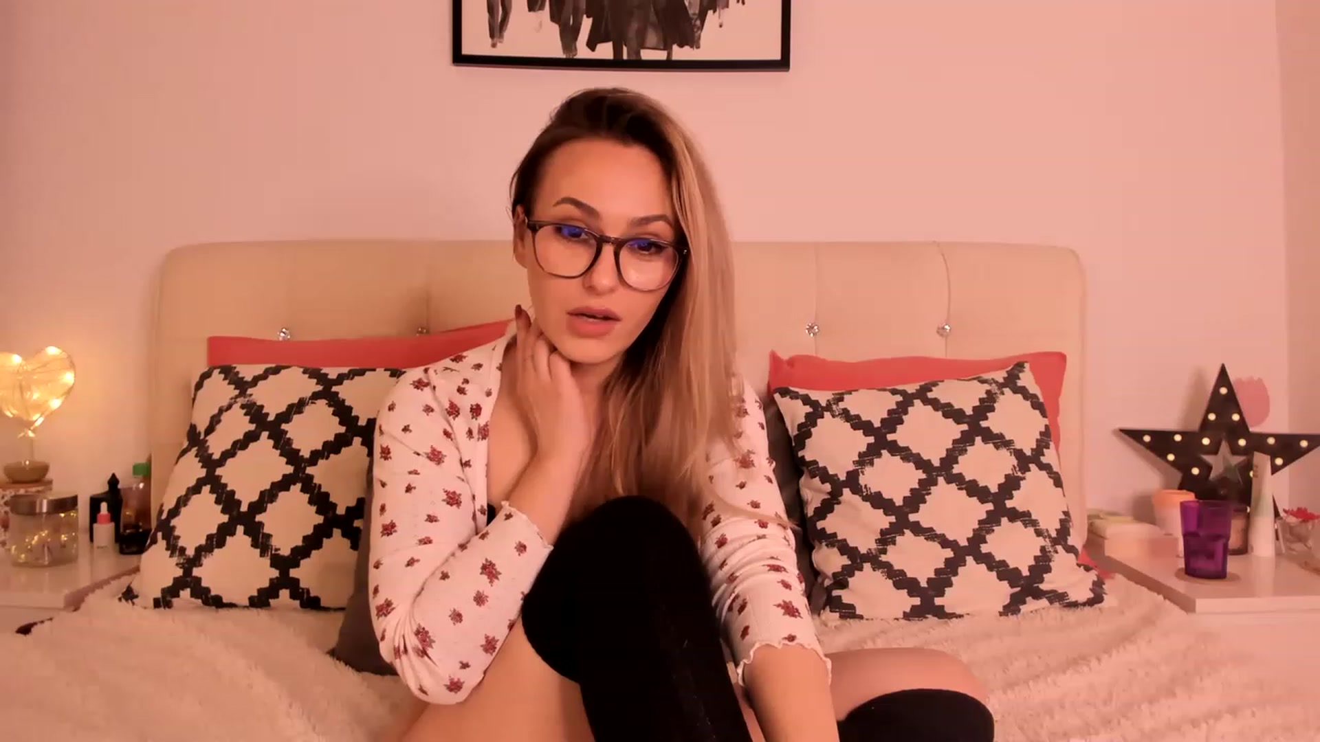 Gallery image thumbnail from Simi__'s myfreecams stream on, 01/30/2023, 17:14 image 15 of 20