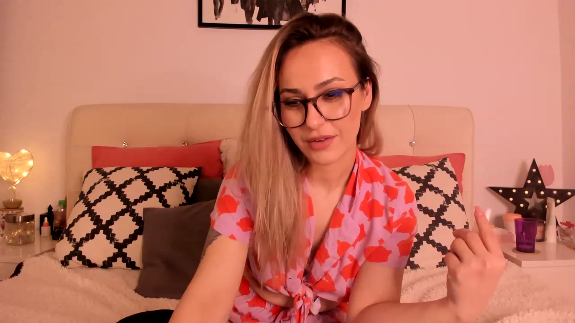 Gallery image thumbnail from Simi__'s myfreecams stream on, 01/30/2023, 18:28 image 6 of 20