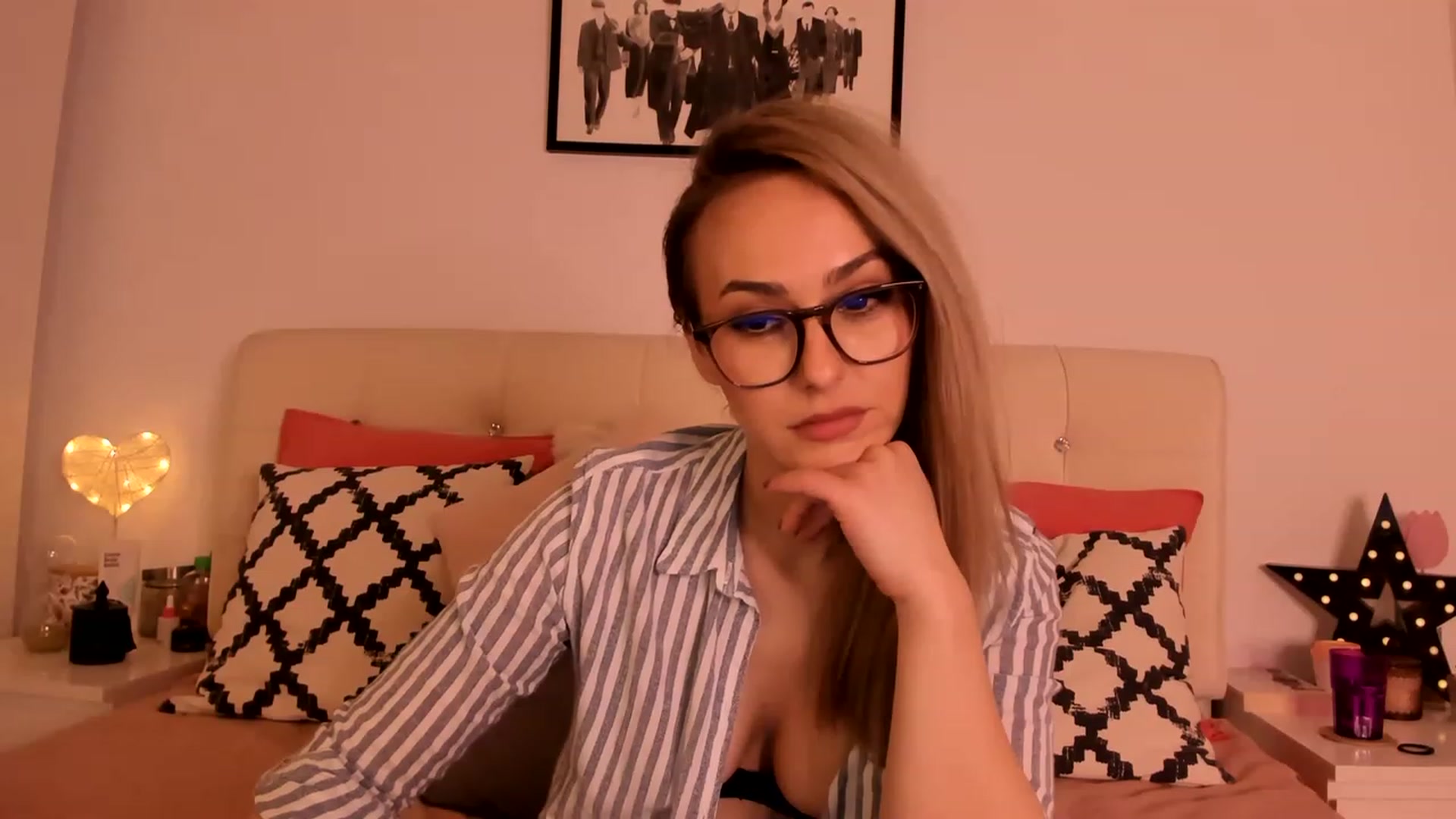 Gallery image thumbnail from Simi__'s myfreecams stream on, 02/28/2023, 18:28 image 14 of 20