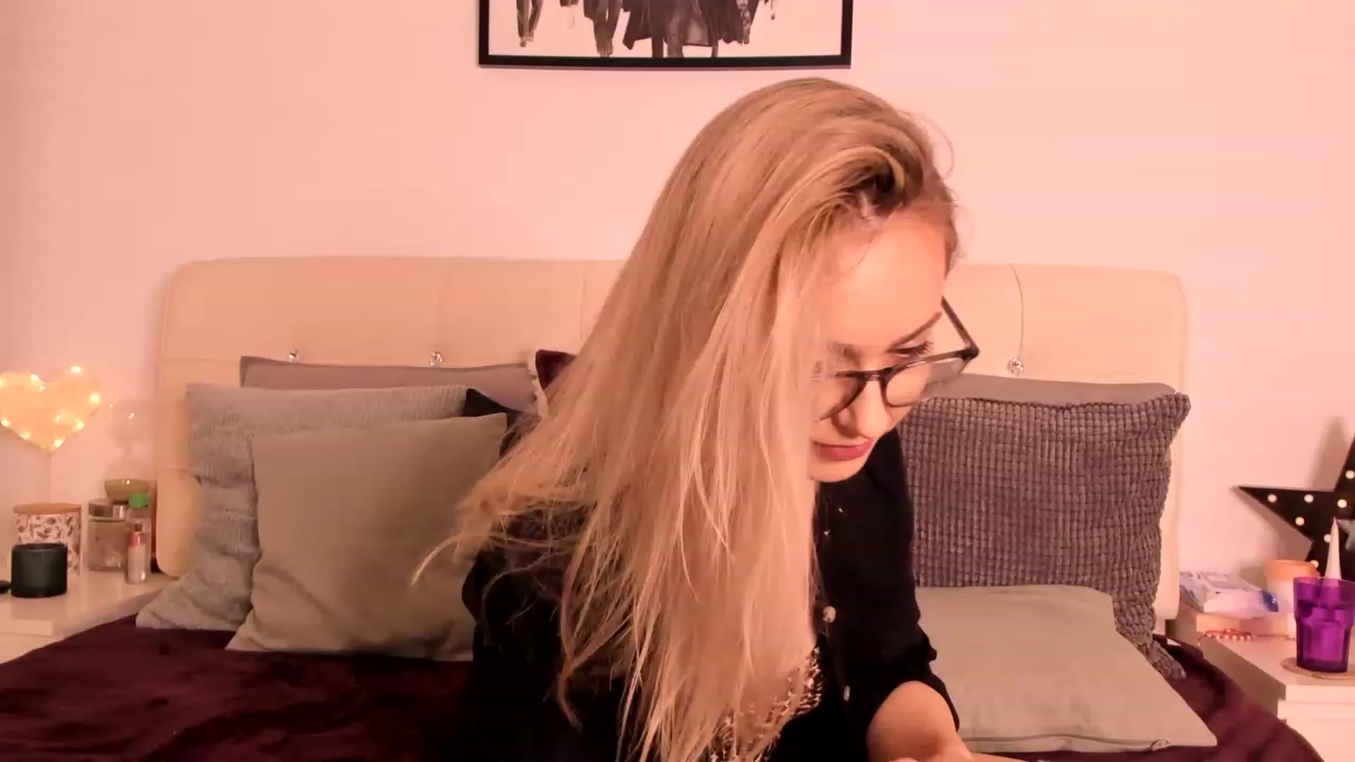 Gallery image thumbnail from Simi__'s myfreecams stream on, 03/27/2023, 17:41 image 1 of 20