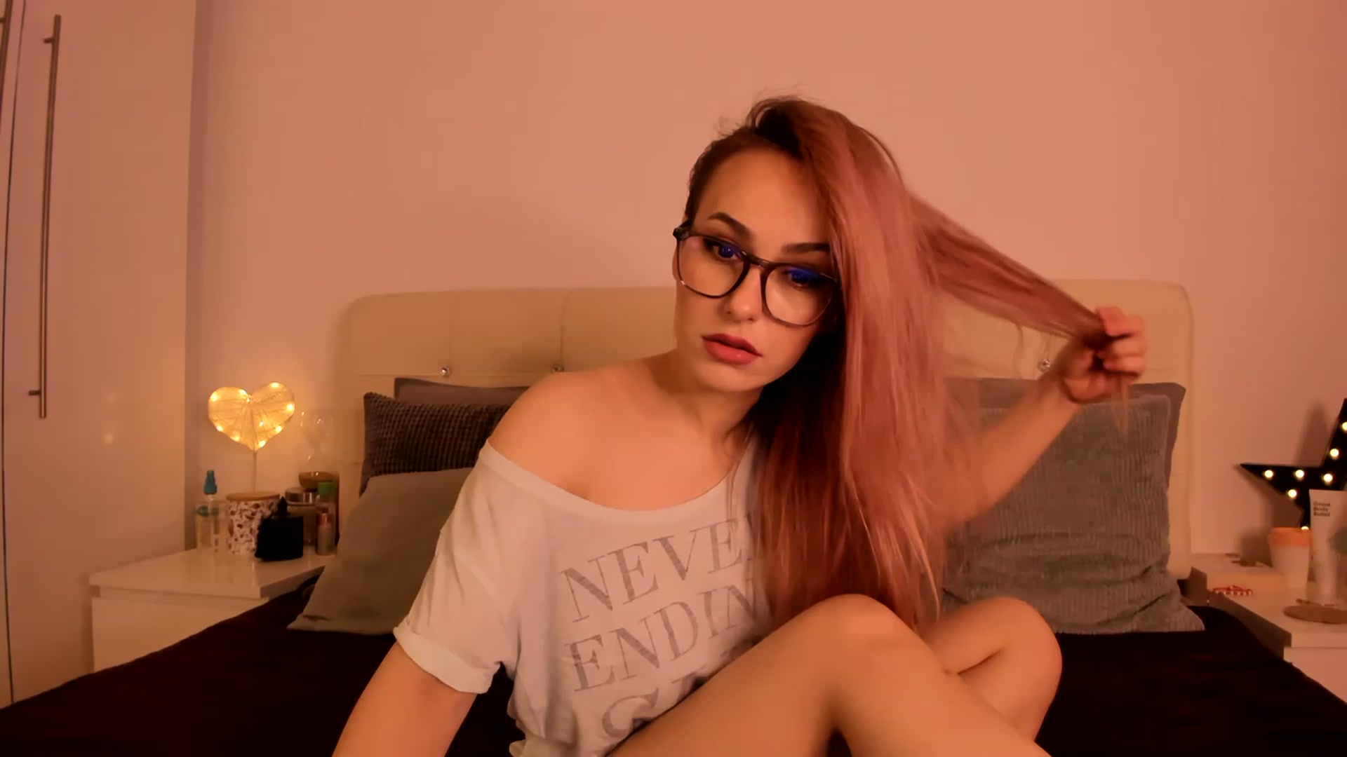 Gallery image thumbnail from Simi__'s myfreecams stream on, 04/15/2023, 16:33 image 1 of 20