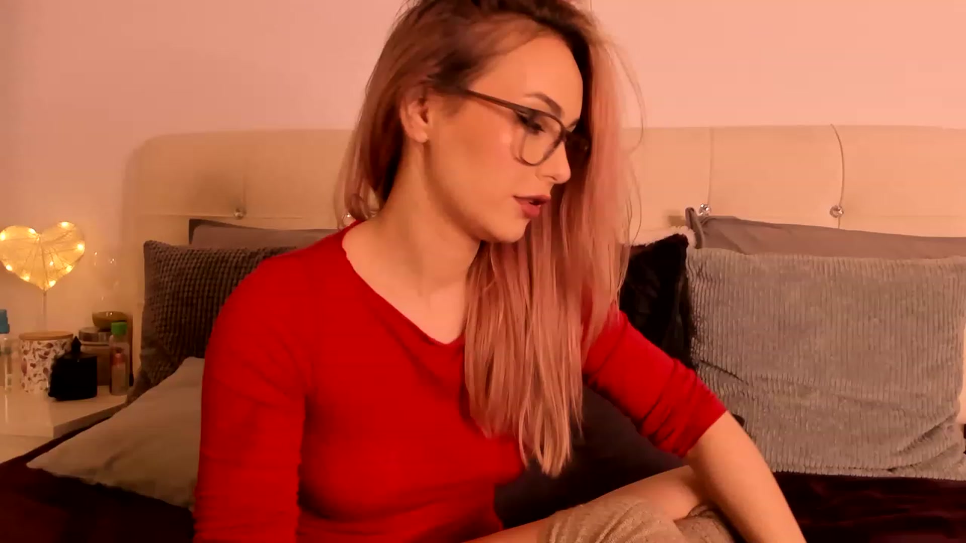 Gallery image thumbnail from Simi__'s myfreecams stream on, 04/19/2023, 17:19 image 20 of 20