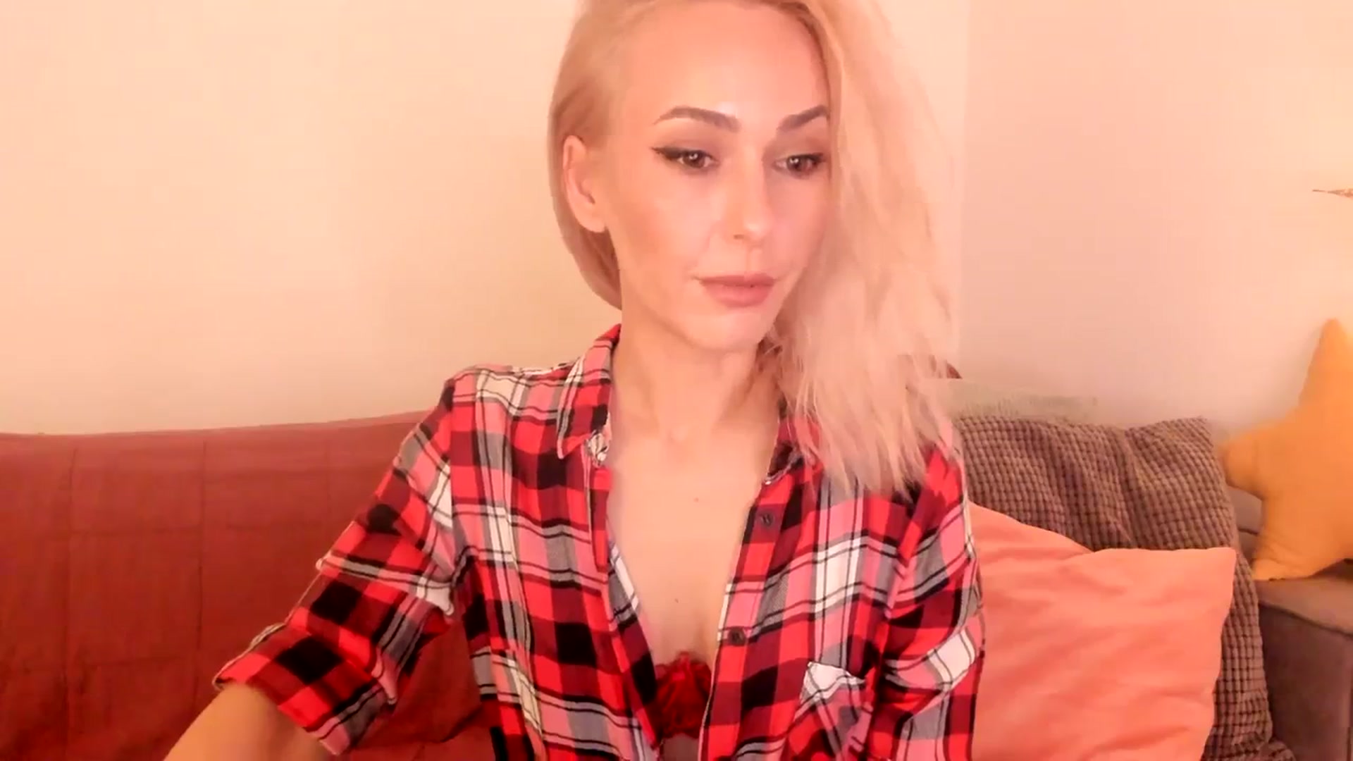Gallery image thumbnail from Simi__'s myfreecams stream on, 11/11/2023, 16:44 image 2 of 20
