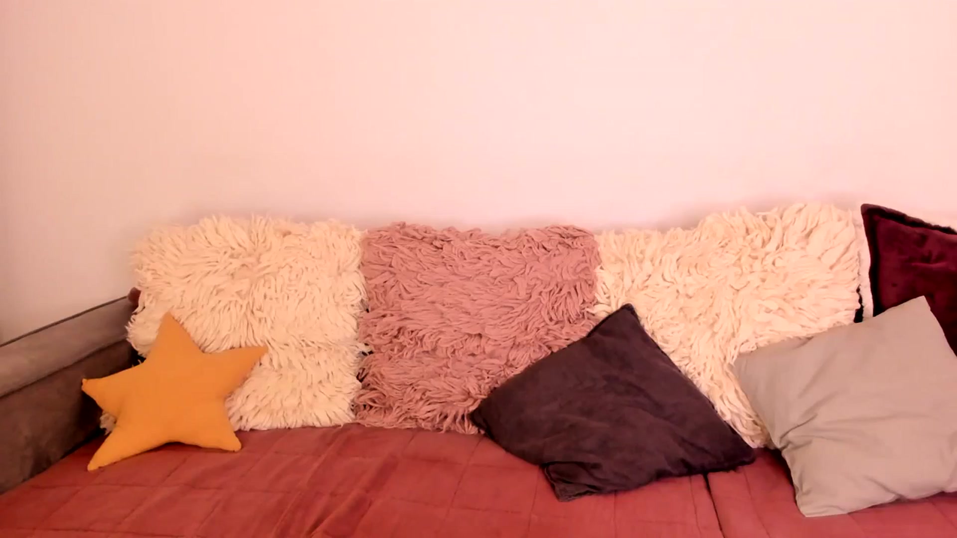 Gallery image thumbnail from Simi__'s myfreecams stream on, 12/07/2023, 17:46 image 12 of 20