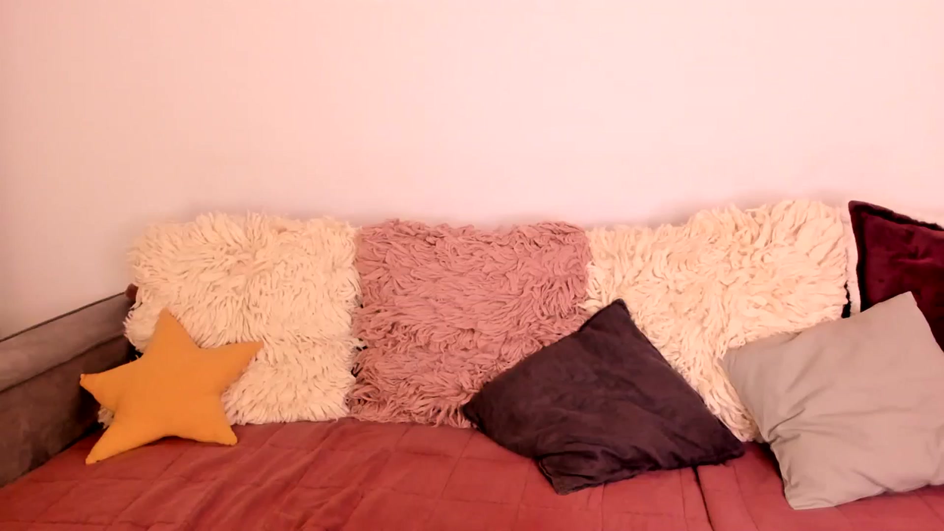 Gallery image thumbnail from Simi__'s myfreecams stream on, 12/07/2023, 17:46 image 16 of 20