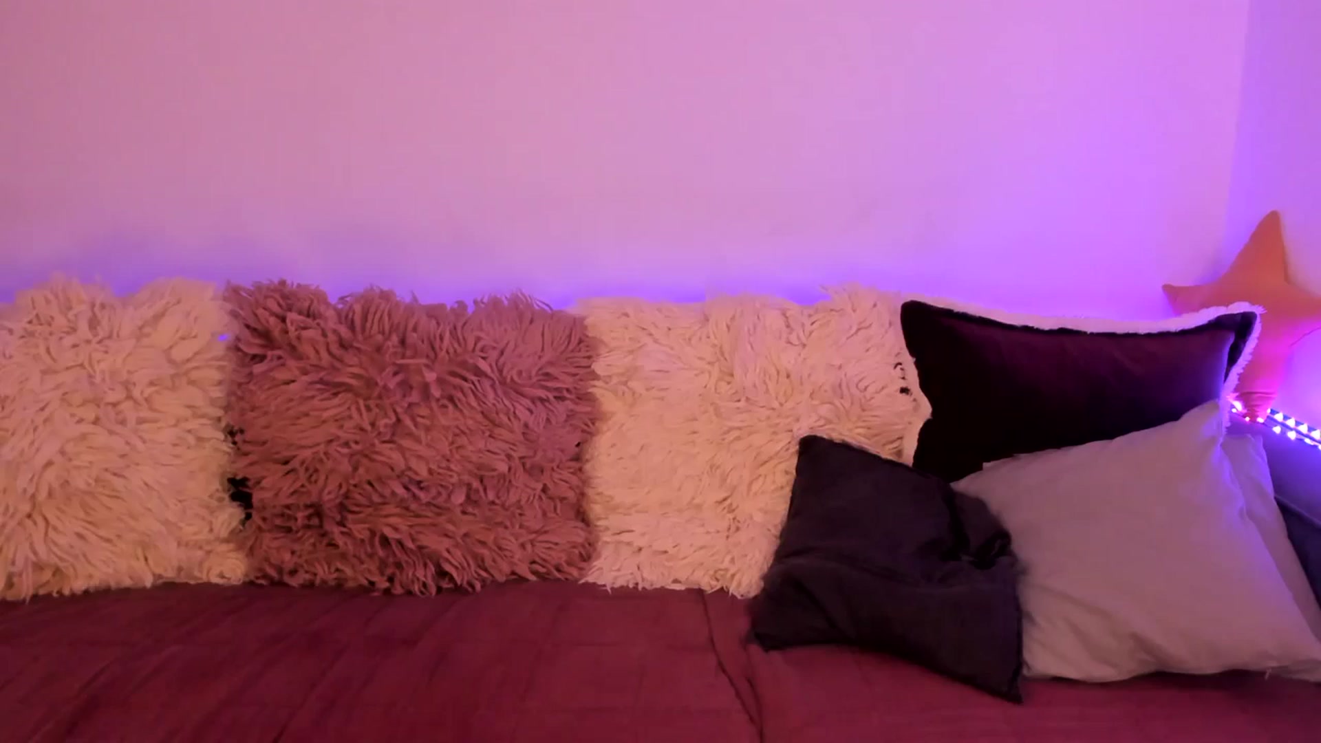 Gallery image thumbnail from Simi__'s myfreecams stream on, 12/12/2023, 18:29 image 11 of 20