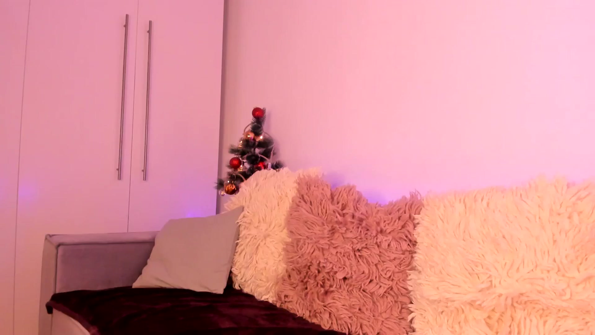 Gallery image thumbnail from Simi__'s myfreecams stream on, 12/29/2023, 17:00 image 10 of 20