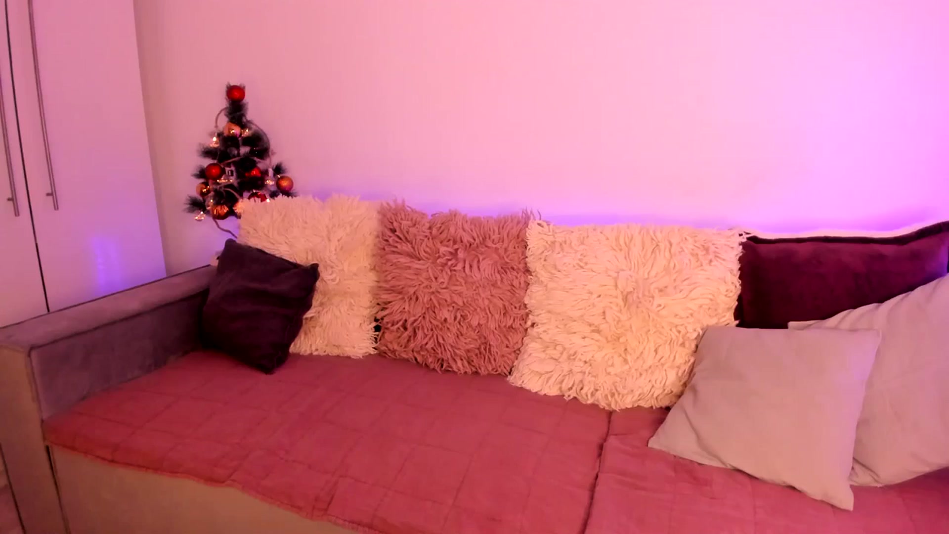 Gallery image thumbnail from Simi__'s myfreecams stream on, 12/30/2023, 17:09 image 1 of 20