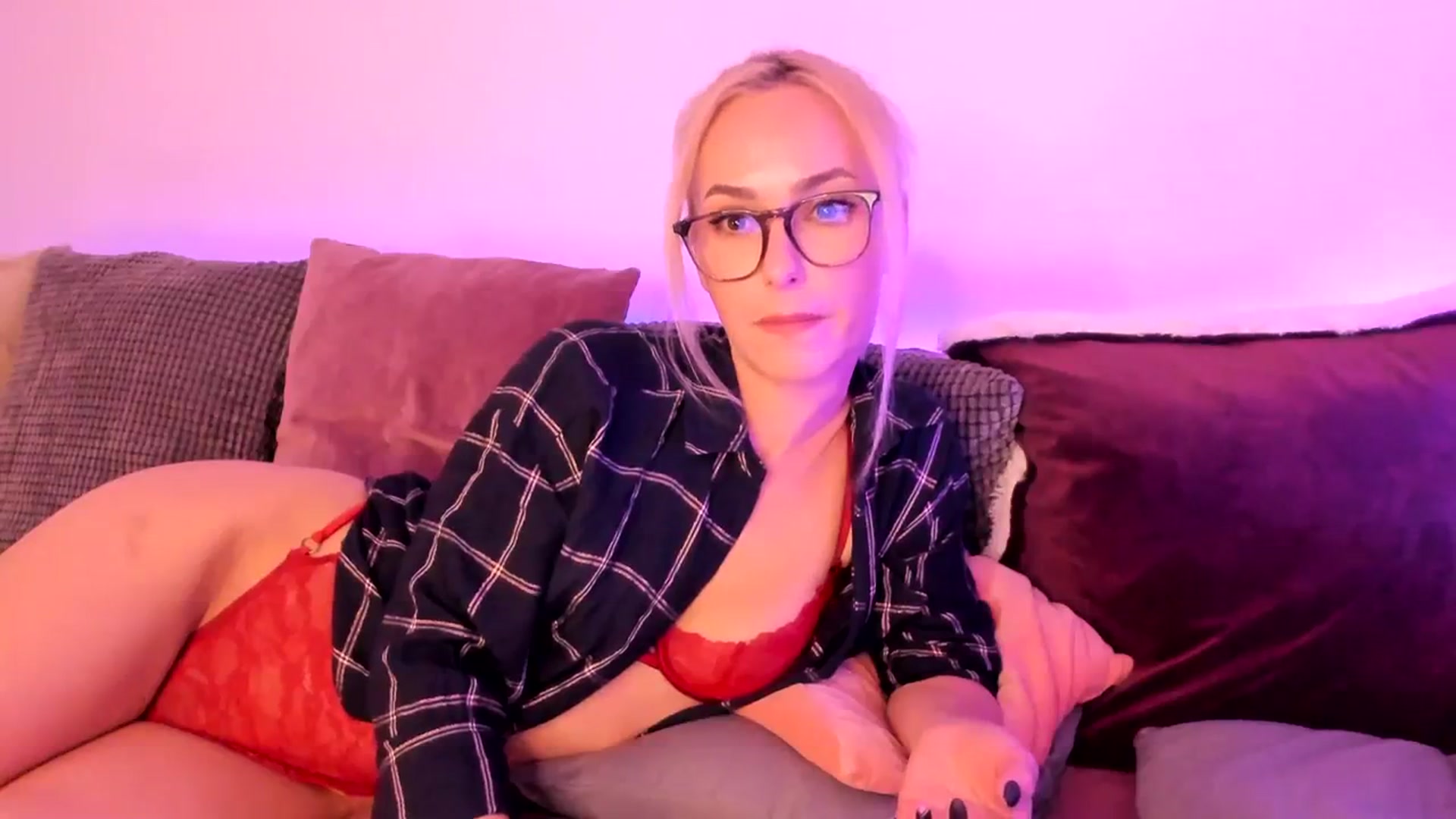 Gallery image thumbnail from Simi__'s myfreecams stream on, 01/30/2024, 18:53 image 18 of 20