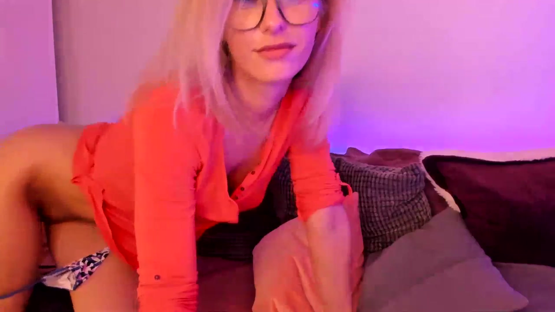 Gallery image thumbnail from Simi__'s myfreecams stream on, 02/05/2024, 18:58 image 10 of 20