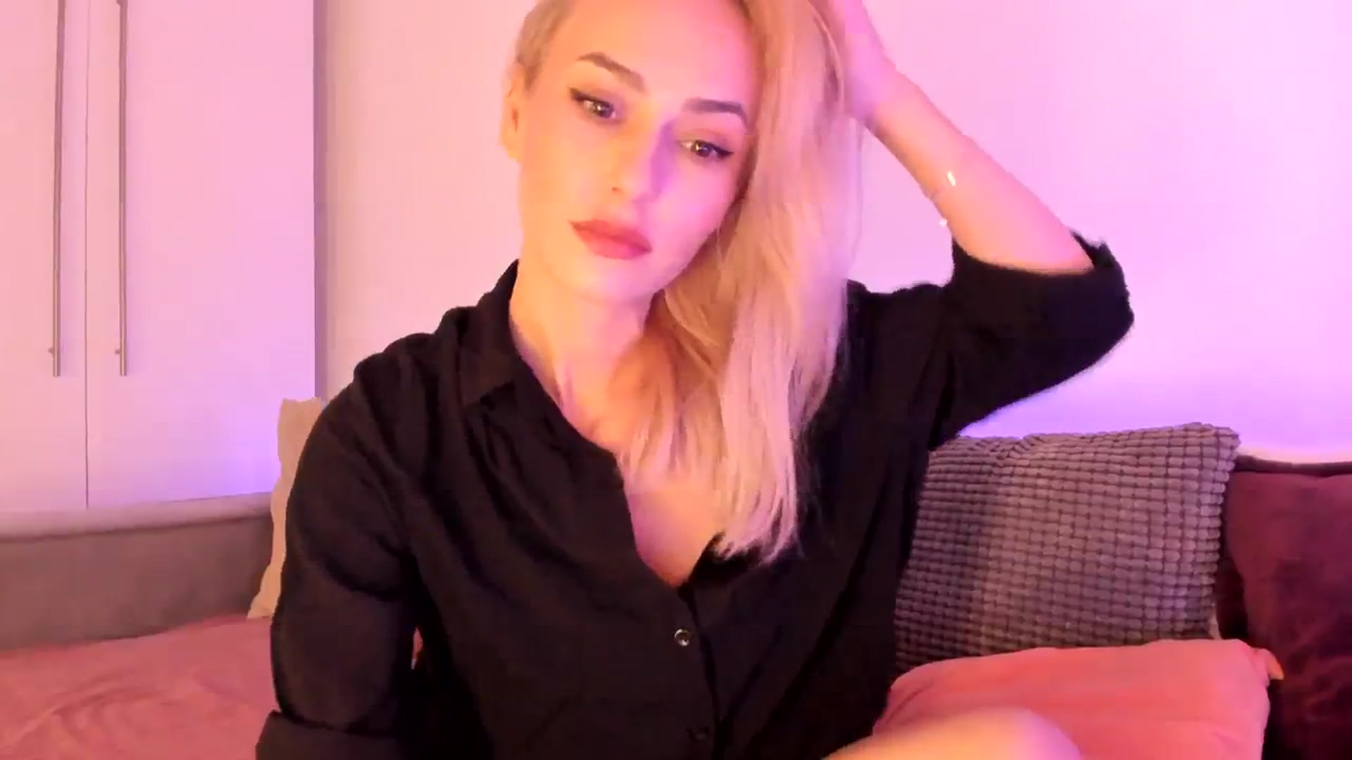 Gallery image thumbnail from Simi__'s myfreecams stream on, 02/10/2024, 16:43 image 3 of 20