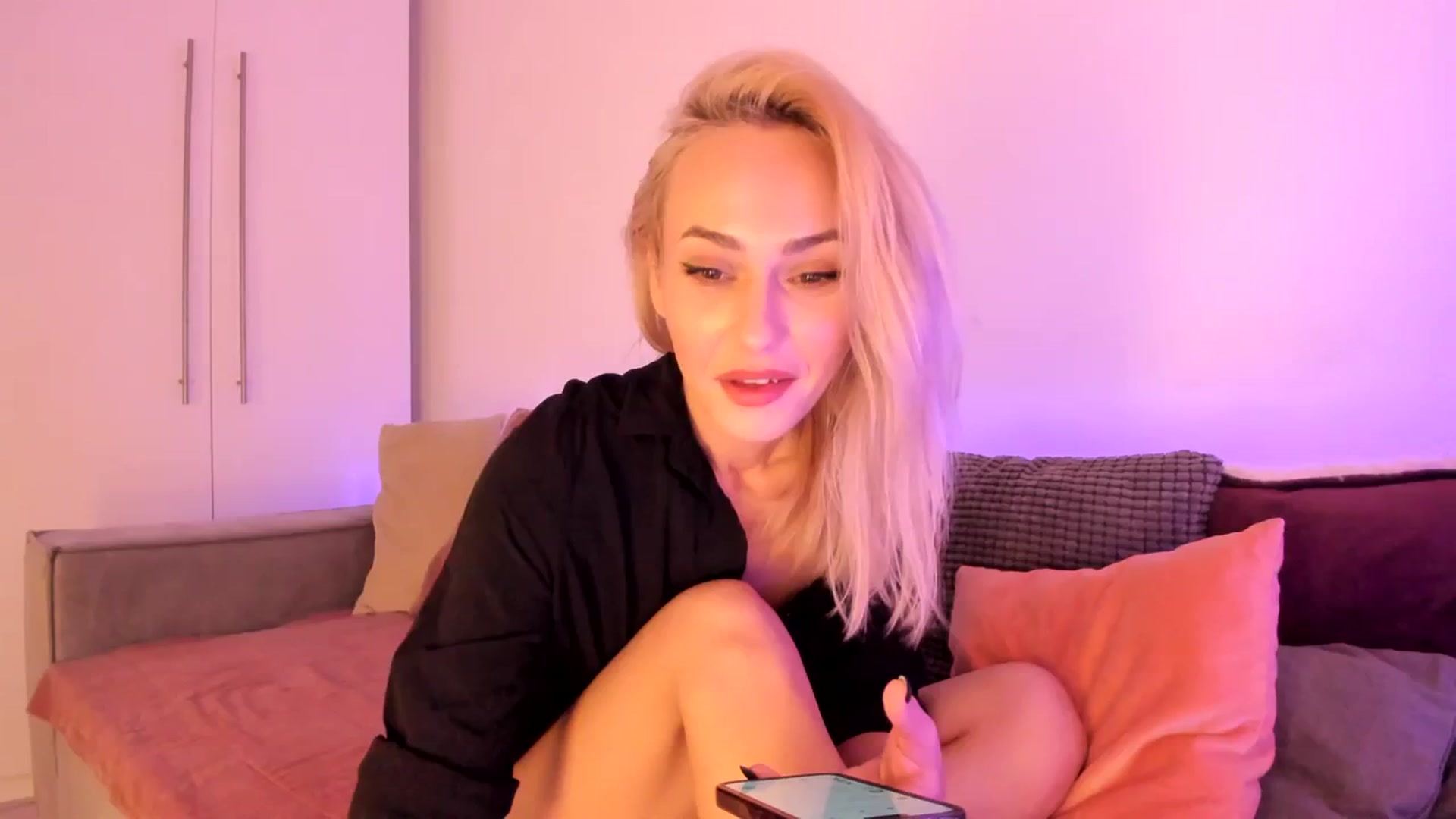 Gallery image thumbnail from Simi__'s myfreecams stream on, 02/10/2024, 16:43 image 4 of 20