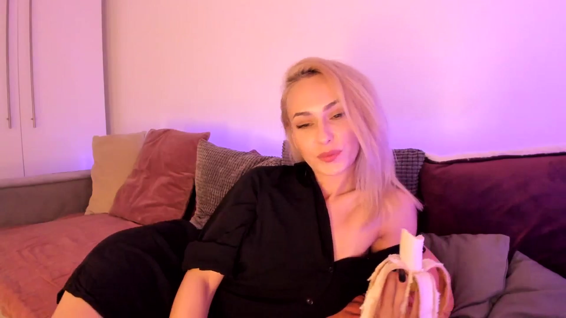 Gallery image thumbnail from Simi__'s myfreecams stream on, 02/10/2024, 16:43 image 10 of 20