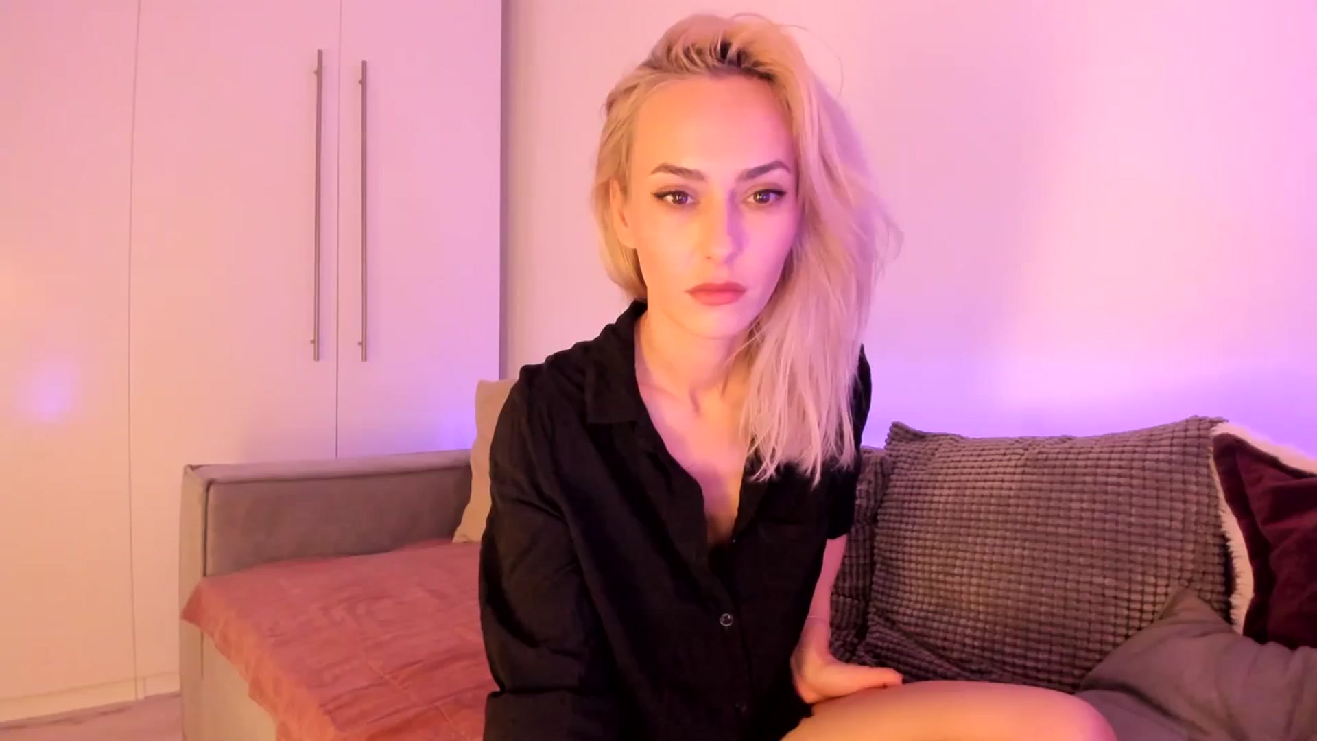 Gallery image thumbnail from Simi__'s myfreecams stream on, 02/10/2024, 16:43 image 17 of 20