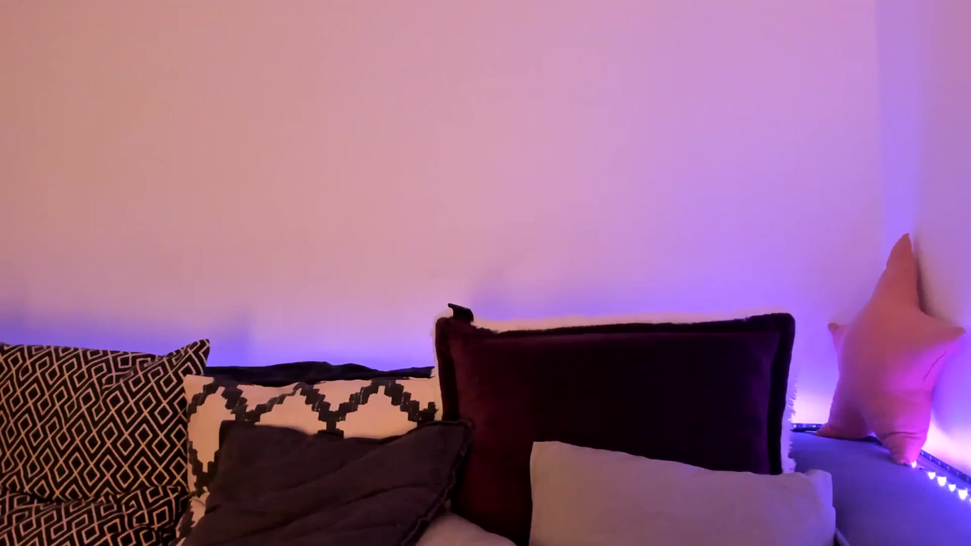 Gallery image thumbnail from Simi__'s myfreecams stream on, 02/13/2024, 18:19 image 6 of 20