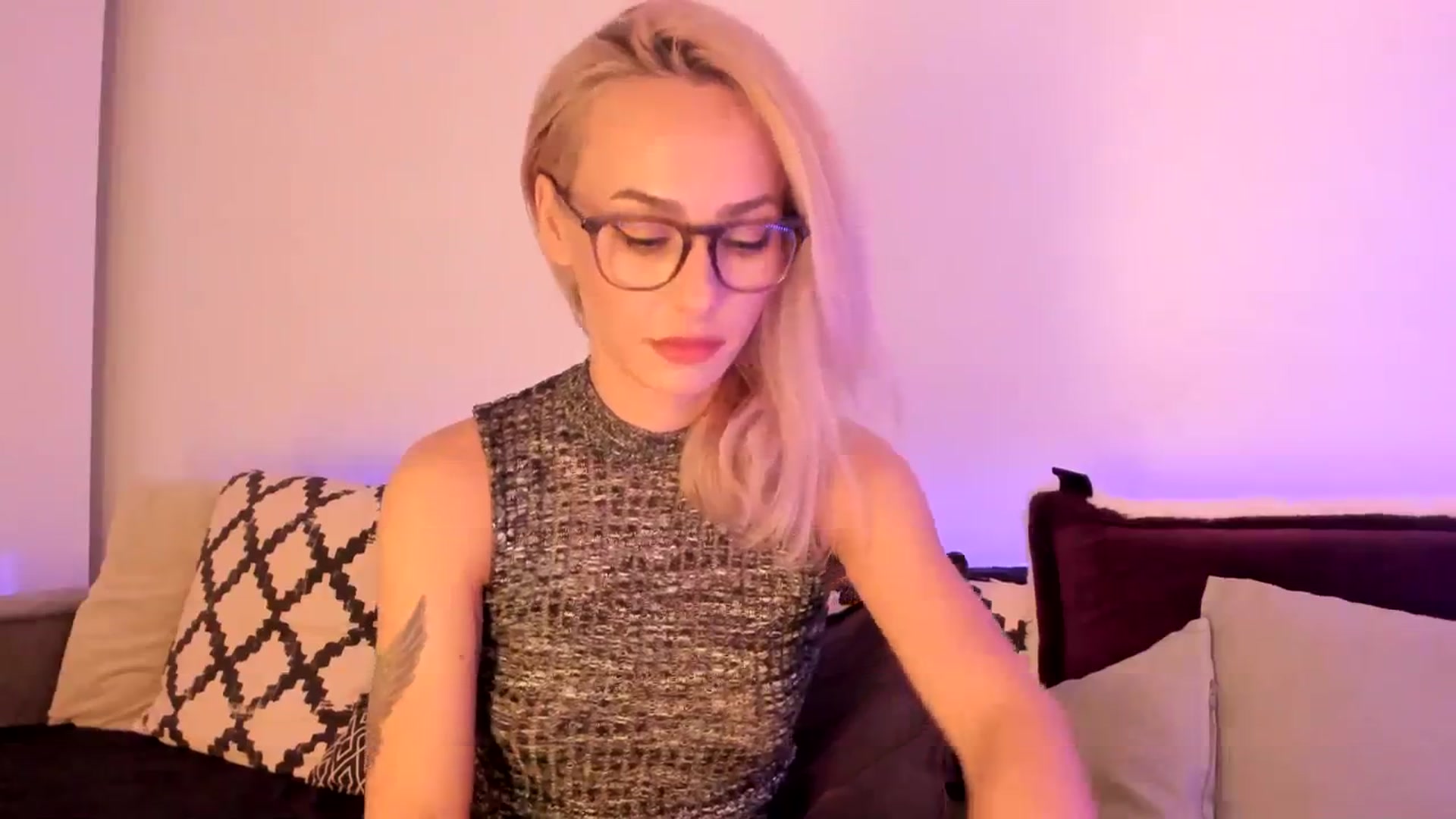 Gallery image thumbnail from Simi__'s myfreecams stream on, 02/13/2024, 18:19 image 8 of 20