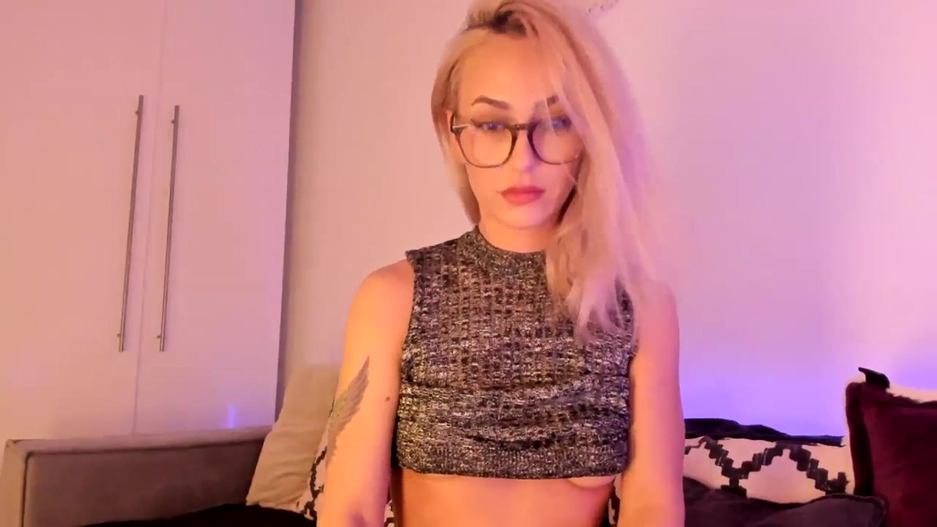 Gallery image thumbnail from Simi__'s myfreecams stream on, 02/13/2024, 18:19 image 4 of 20