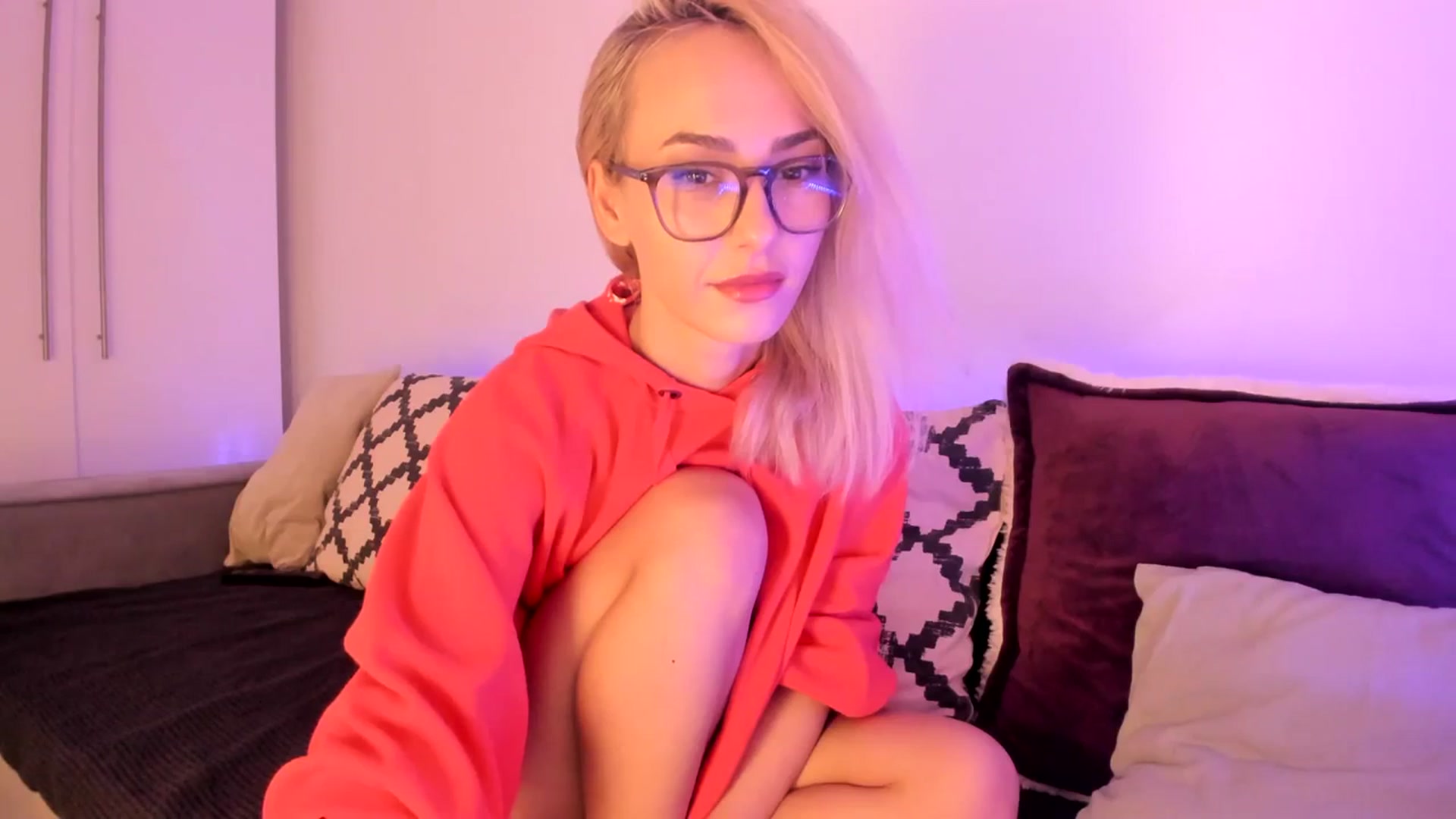 Gallery image thumbnail from Simi__'s myfreecams stream on, 02/16/2024, 19:06 image 7 of 20