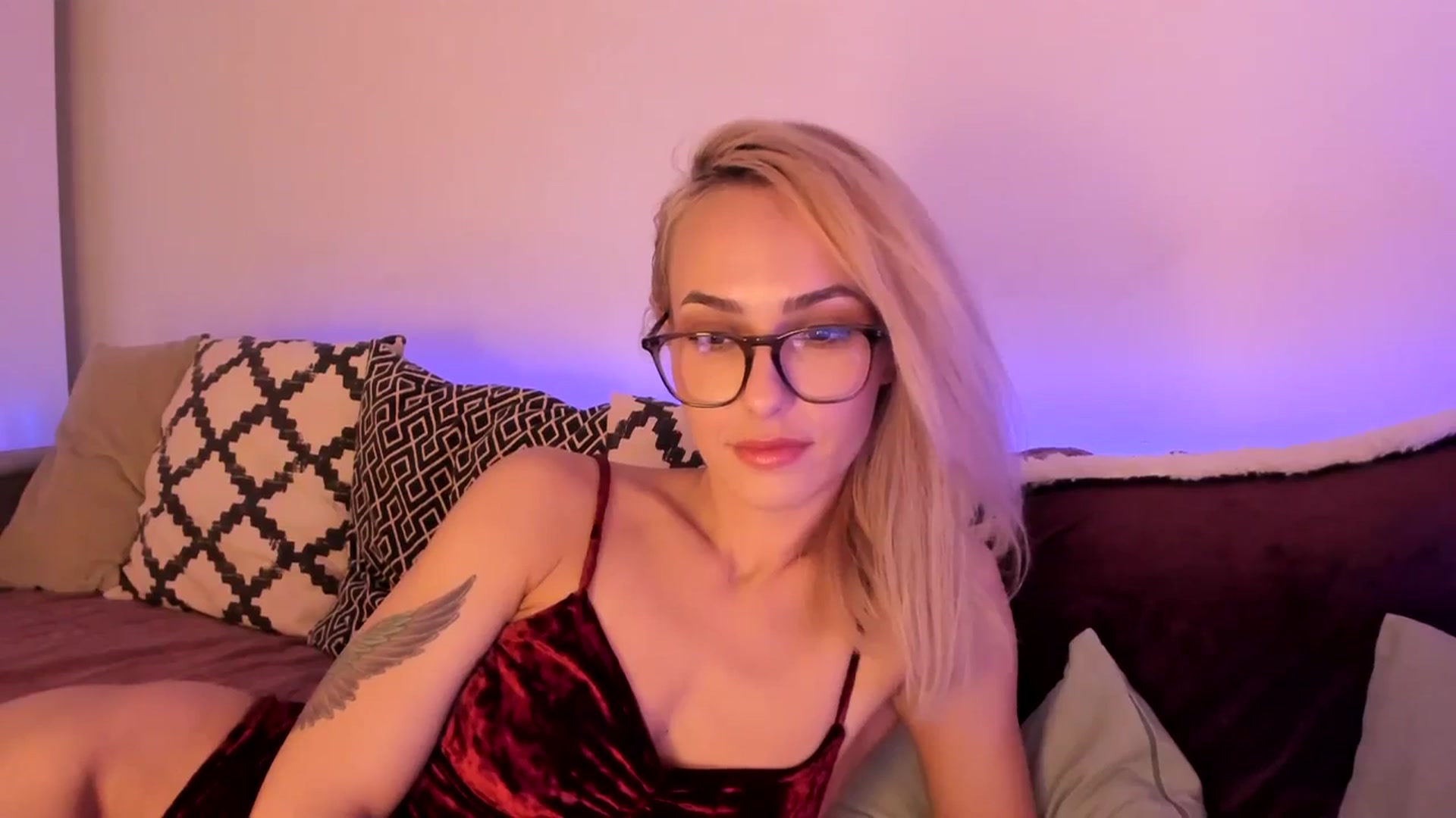 Gallery image thumbnail from Simi__'s myfreecams stream on, 02/22/2024, 18:38 image 17 of 20