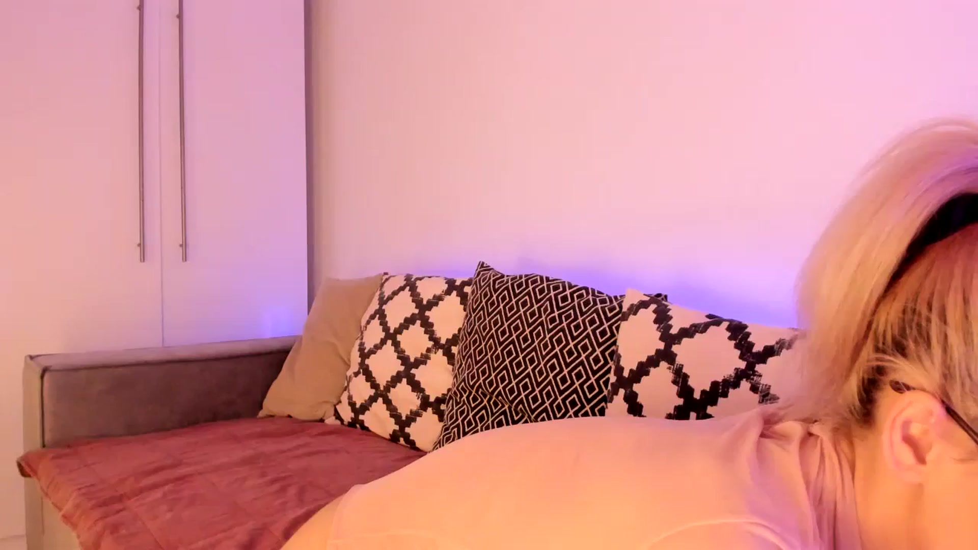 Gallery image thumbnail from Simi__'s myfreecams stream on, 02/23/2024, 18:16 image 1 of 20