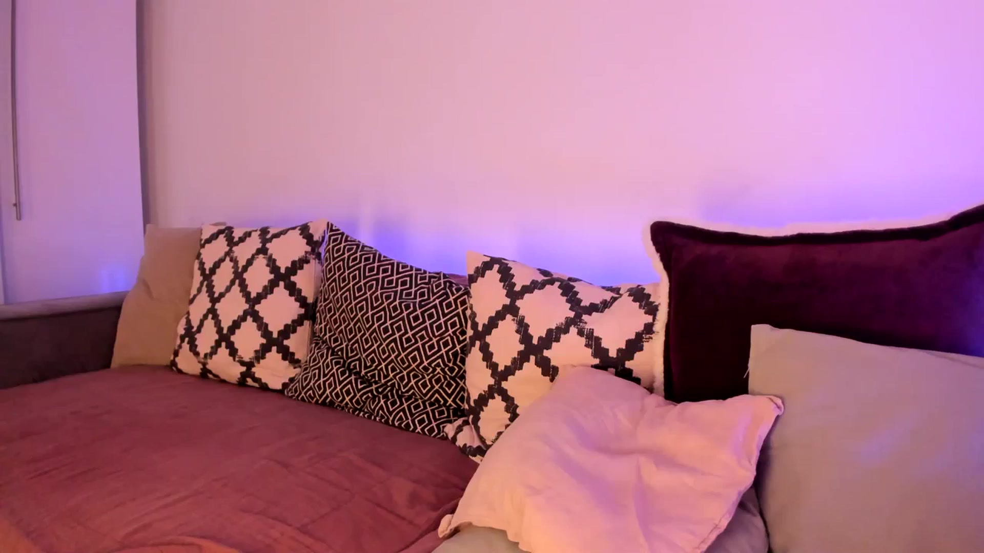Gallery image thumbnail from Simi__'s myfreecams stream on, 02/26/2024, 17:10 image 1 of 20