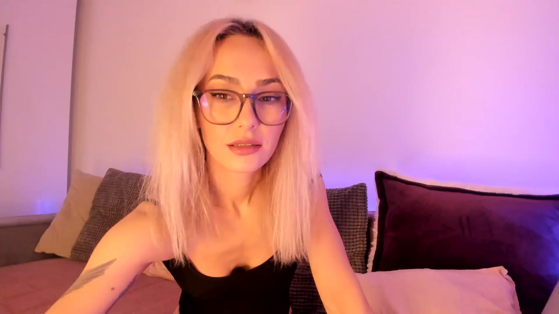 Gallery image thumbnail from Simi__'s myfreecams stream on, 03/06/2024, 19:12 image 2 of 20