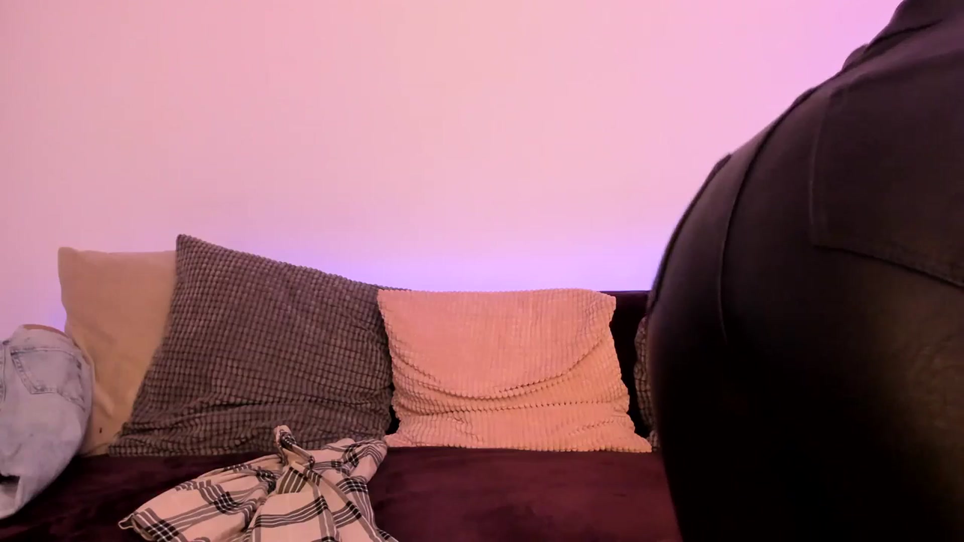 Gallery image thumbnail from Simi__'s myfreecams stream on, 03/10/2024, 19:24 image 13 of 20