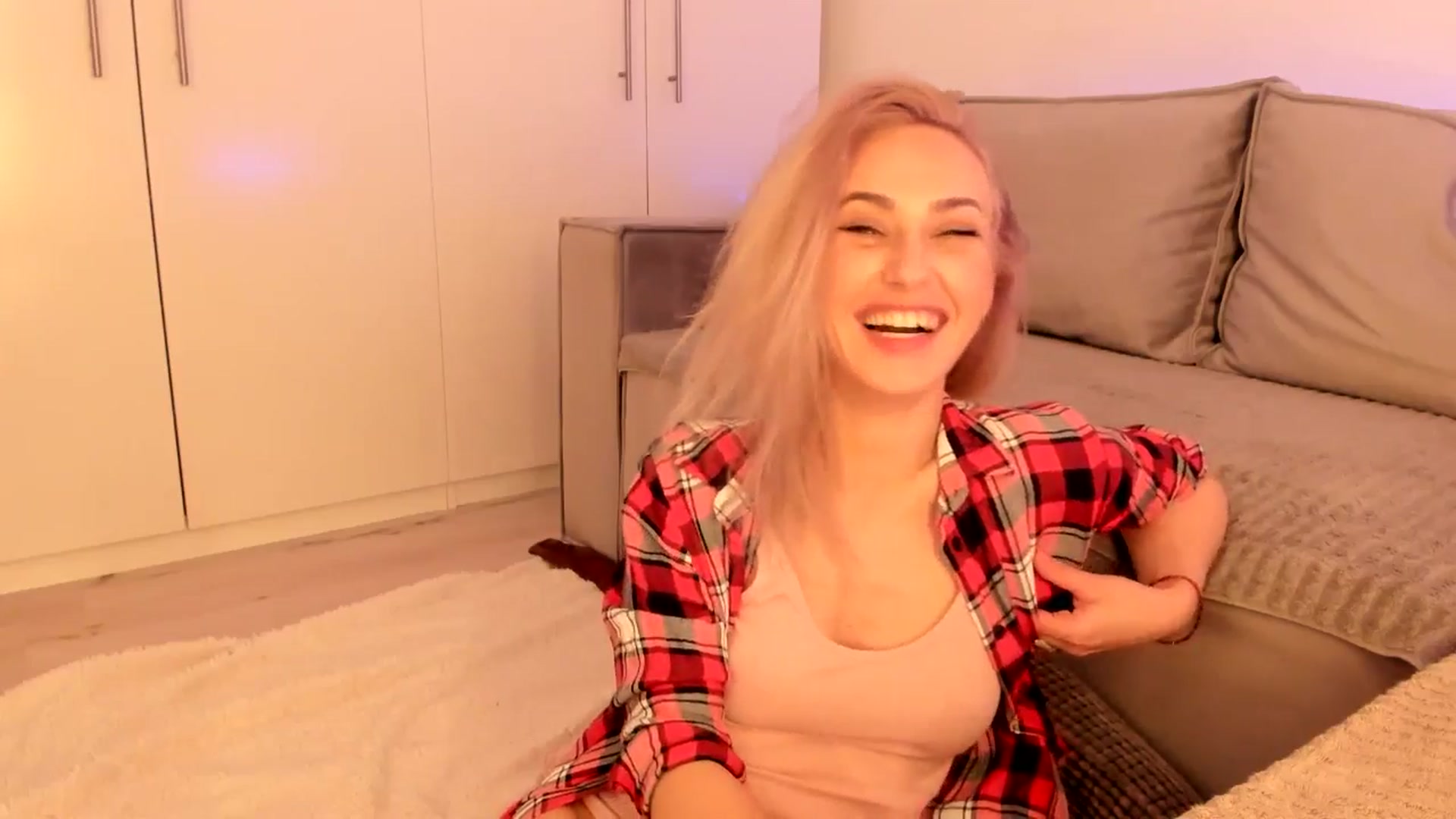 Gallery image thumbnail from Simi__'s myfreecams stream on, 05/15/2024, 18:07 image 5 of 20
