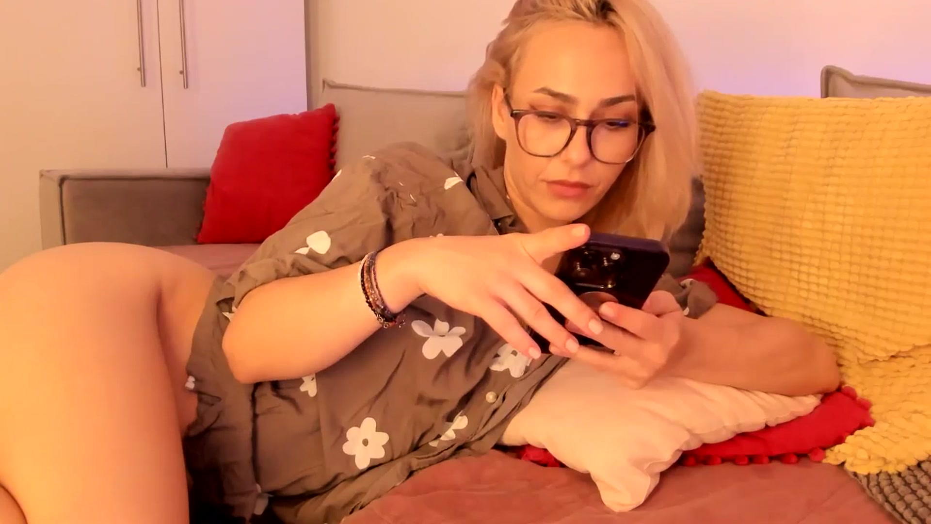 Gallery image thumbnail from Simi__'s myfreecams stream on, 06/02/2024, 21:14 image 3 of 20