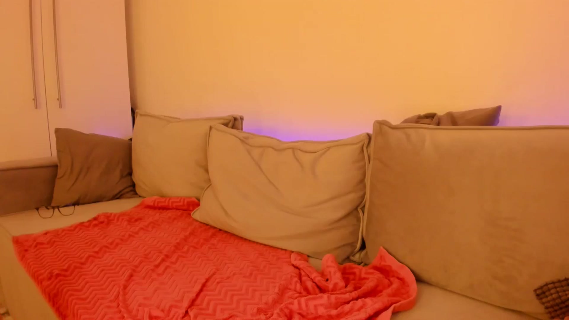 Gallery image thumbnail from Simi__'s myfreecams stream on, 07/14/2024, 24:11 image 15 of 20