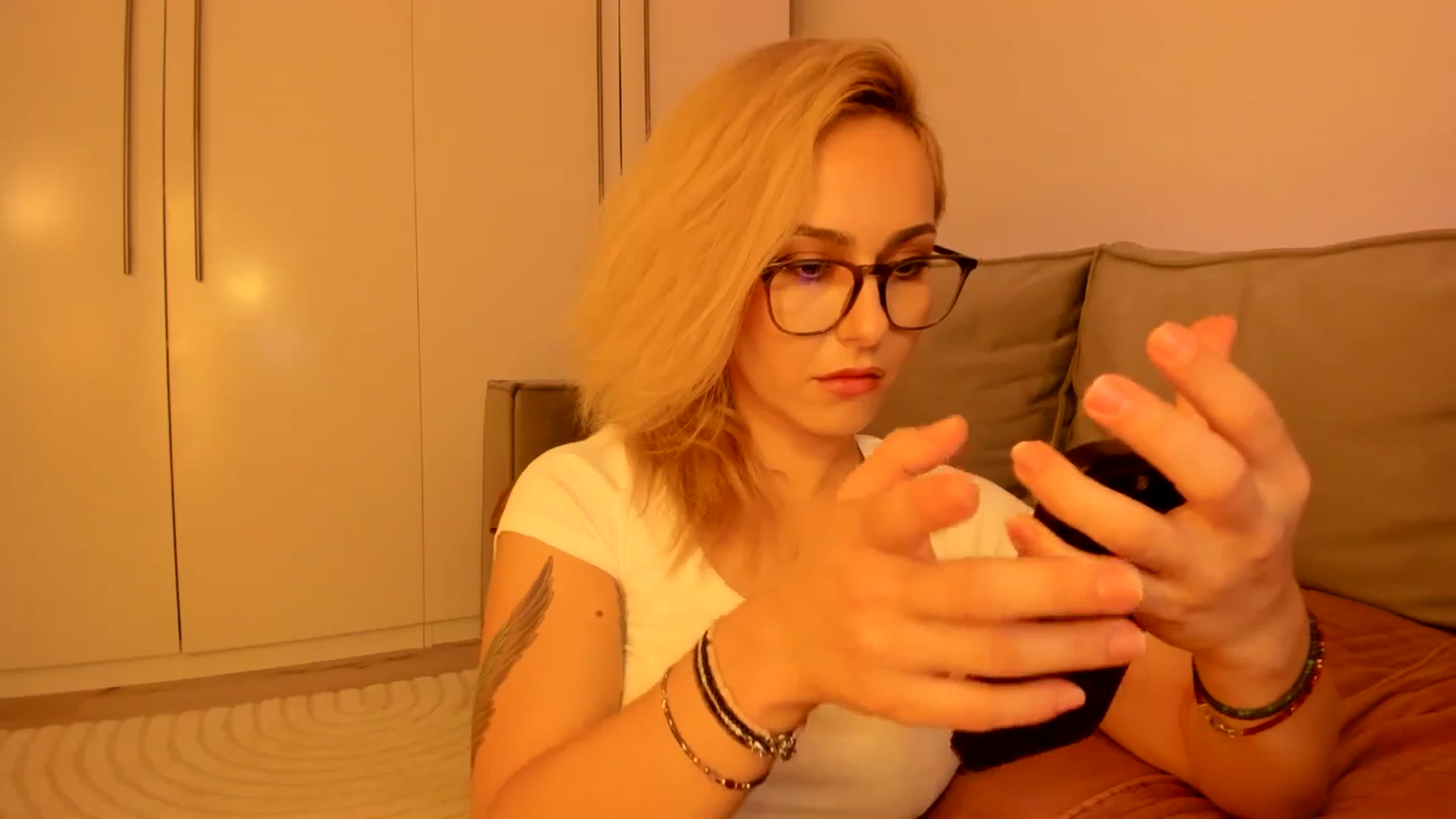 Gallery image thumbnail from Simi__'s myfreecams stream on, 09/06/2024, 18:06 image 11 of 20