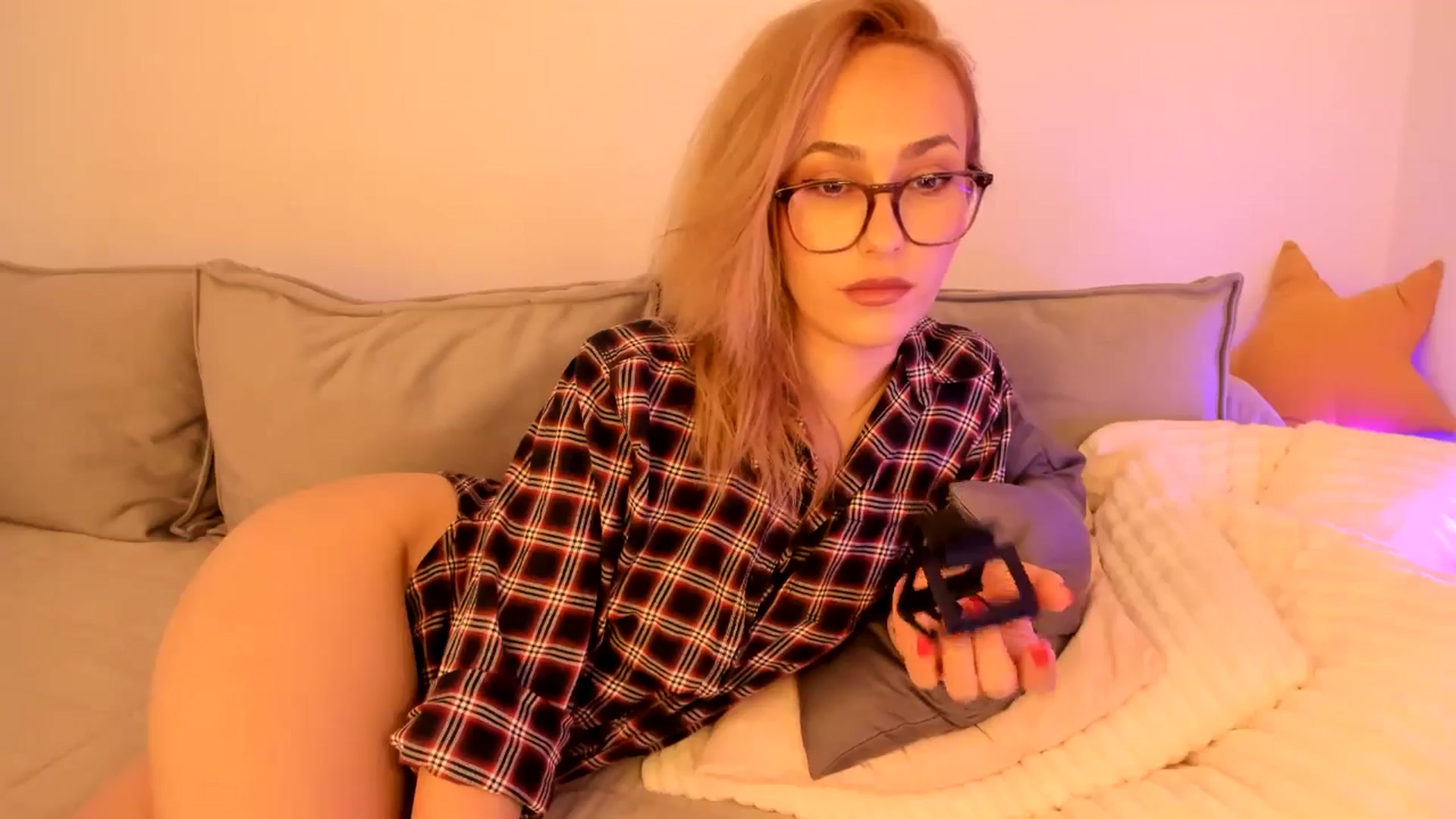 Gallery image thumbnail from Simi__'s myfreecams stream on, 09/22/2024, 16:28 image 6 of 20
