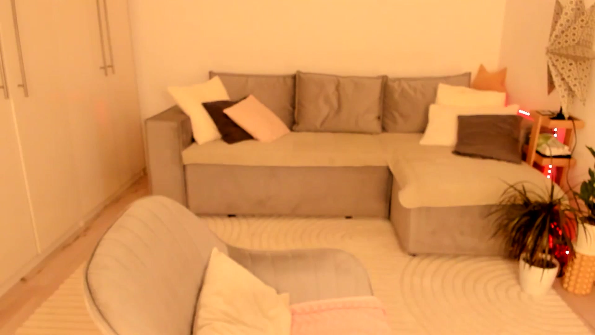 Gallery image thumbnail from Simi__'s myfreecams stream on, 10/01/2024, 16:39 image 6 of 20