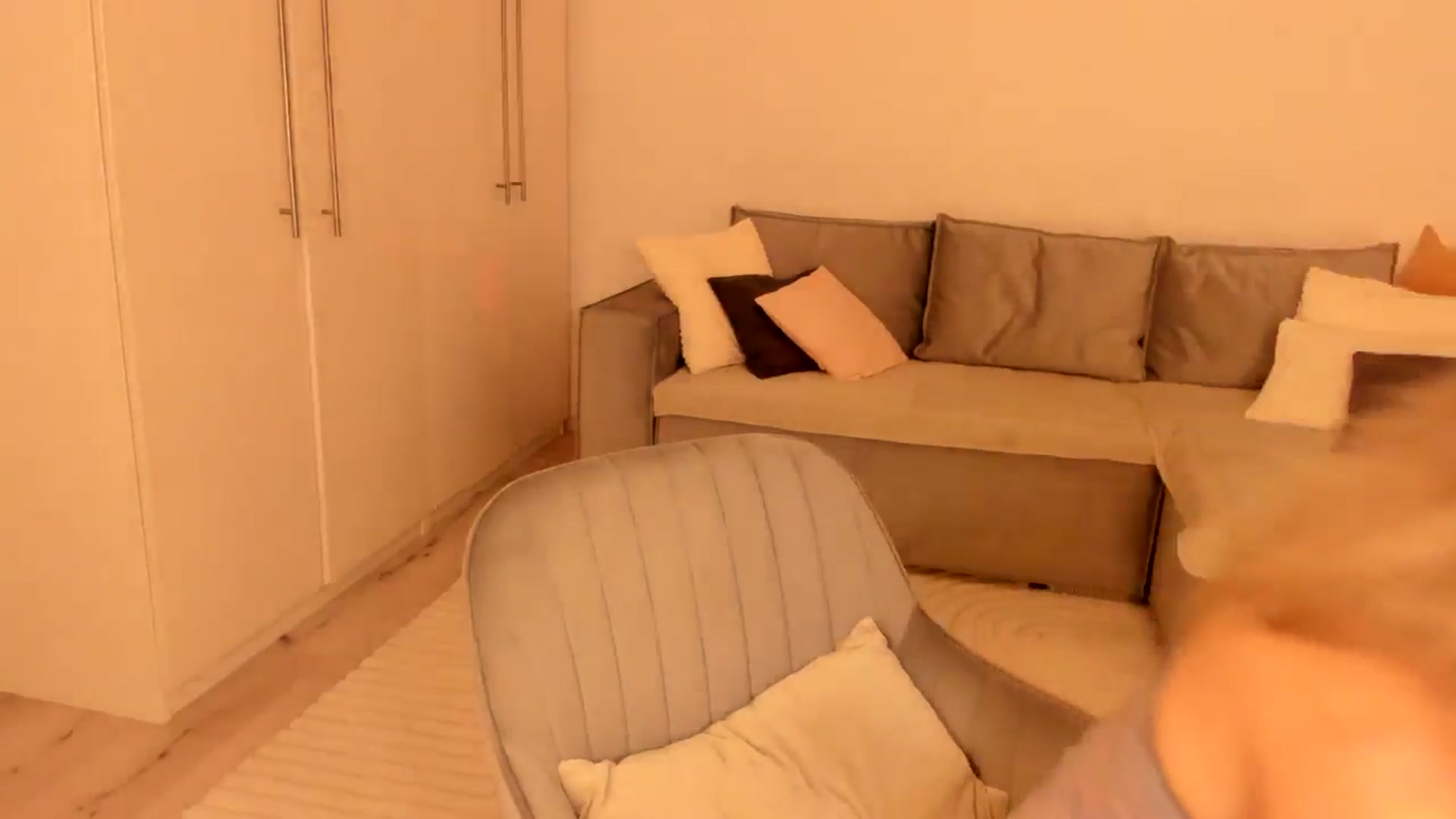 Gallery image thumbnail from Simi__'s myfreecams stream on, 10/01/2024, 16:39 image 10 of 20