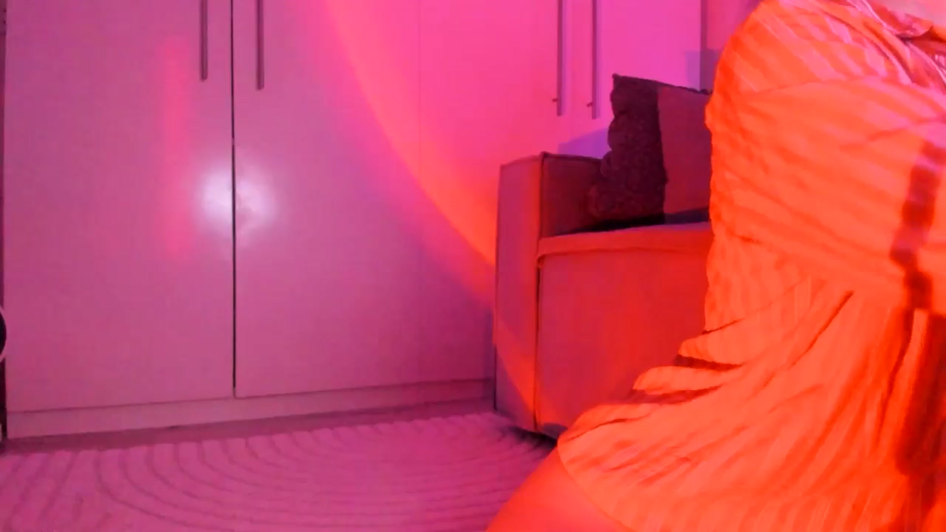 Gallery image thumbnail from Simi__'s myfreecams stream on, 10/20/2024, 16:52 image 12 of 20