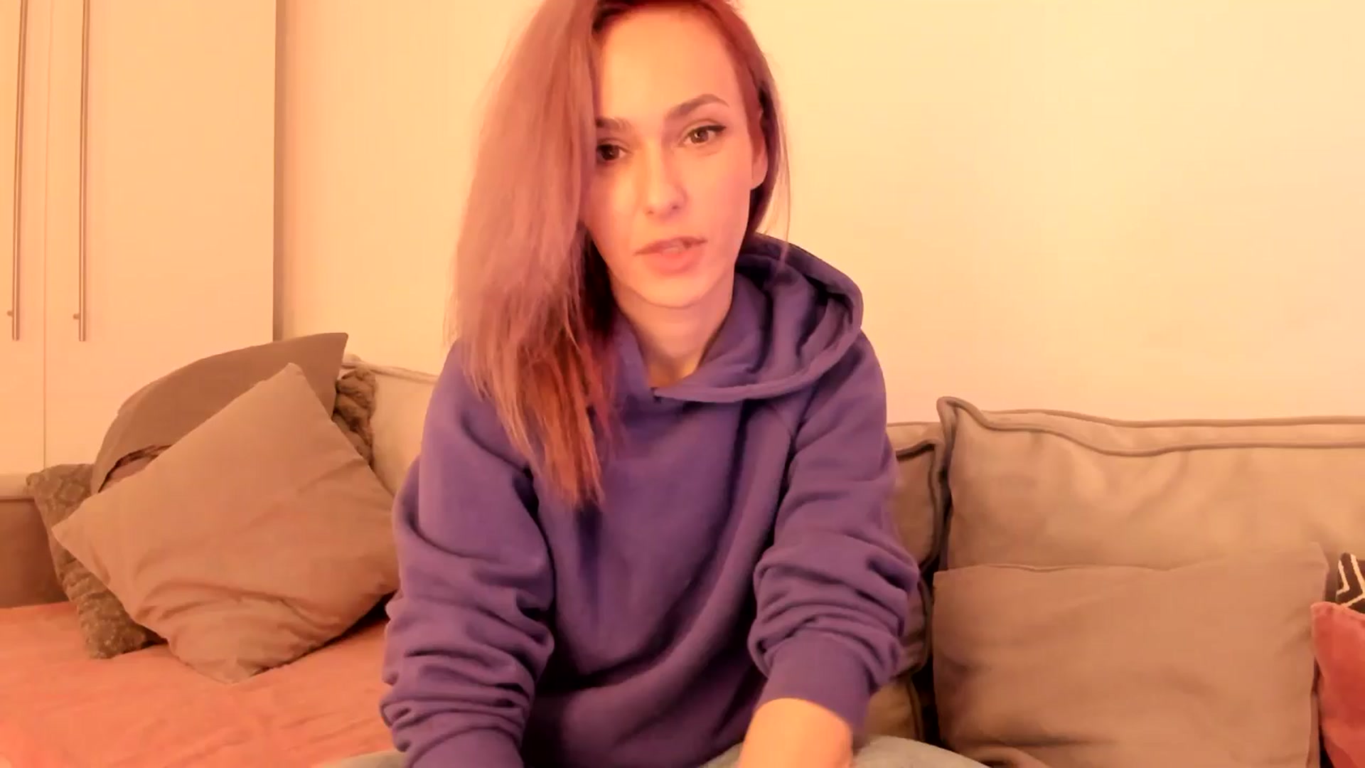 Gallery image thumbnail from Simi__'s myfreecams stream on, 10/20/2024, 18:46 image 3 of 20