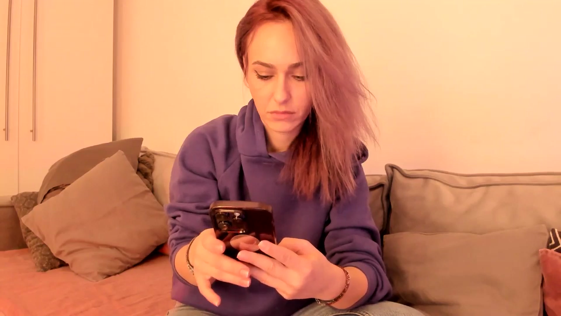Gallery image thumbnail from Simi__'s myfreecams stream on, 10/20/2024, 18:46 image 15 of 20