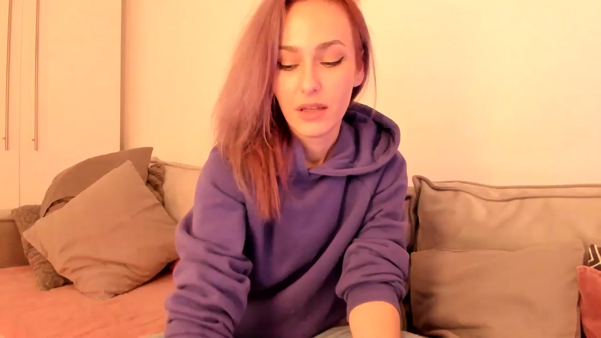 Gallery image thumbnail from Simi__'s myfreecams stream on, 10/20/2024, 18:46 image 2 of 20