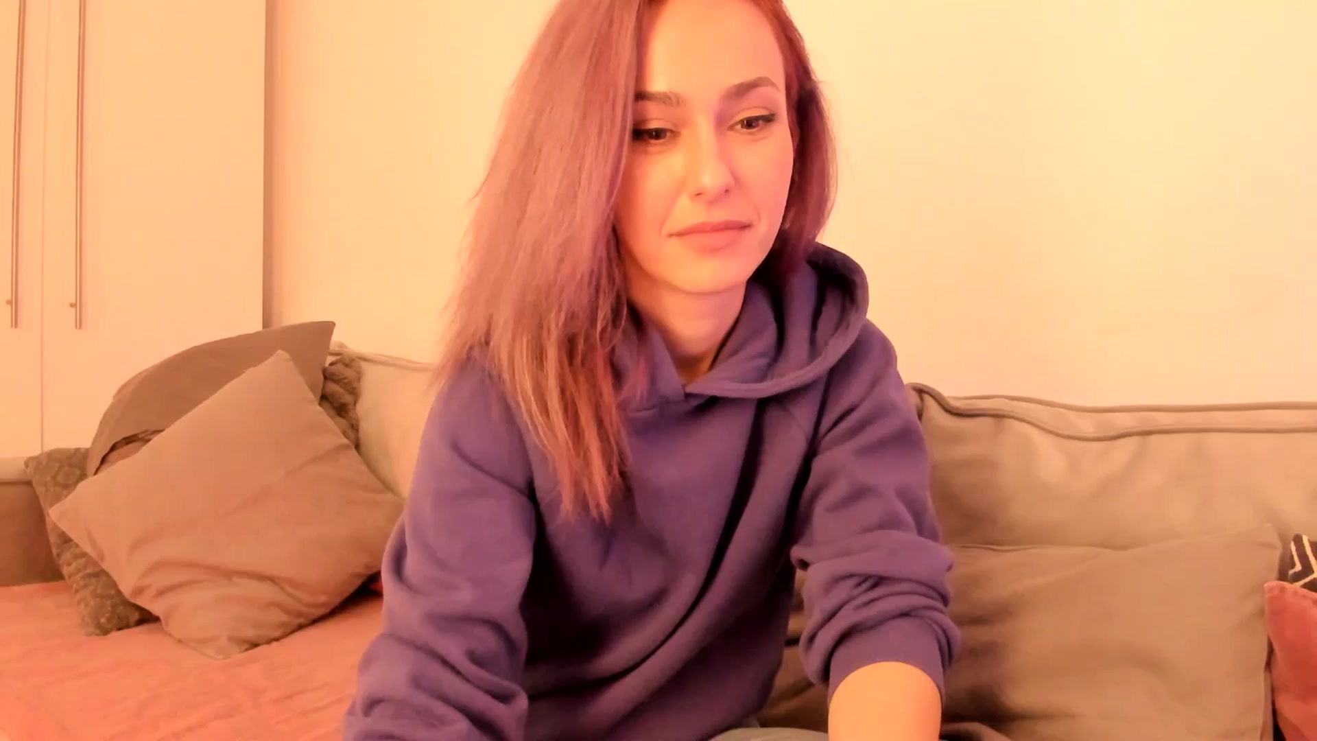 Gallery image thumbnail from Simi__'s myfreecams stream on, 10/20/2024, 18:46 image 9 of 20