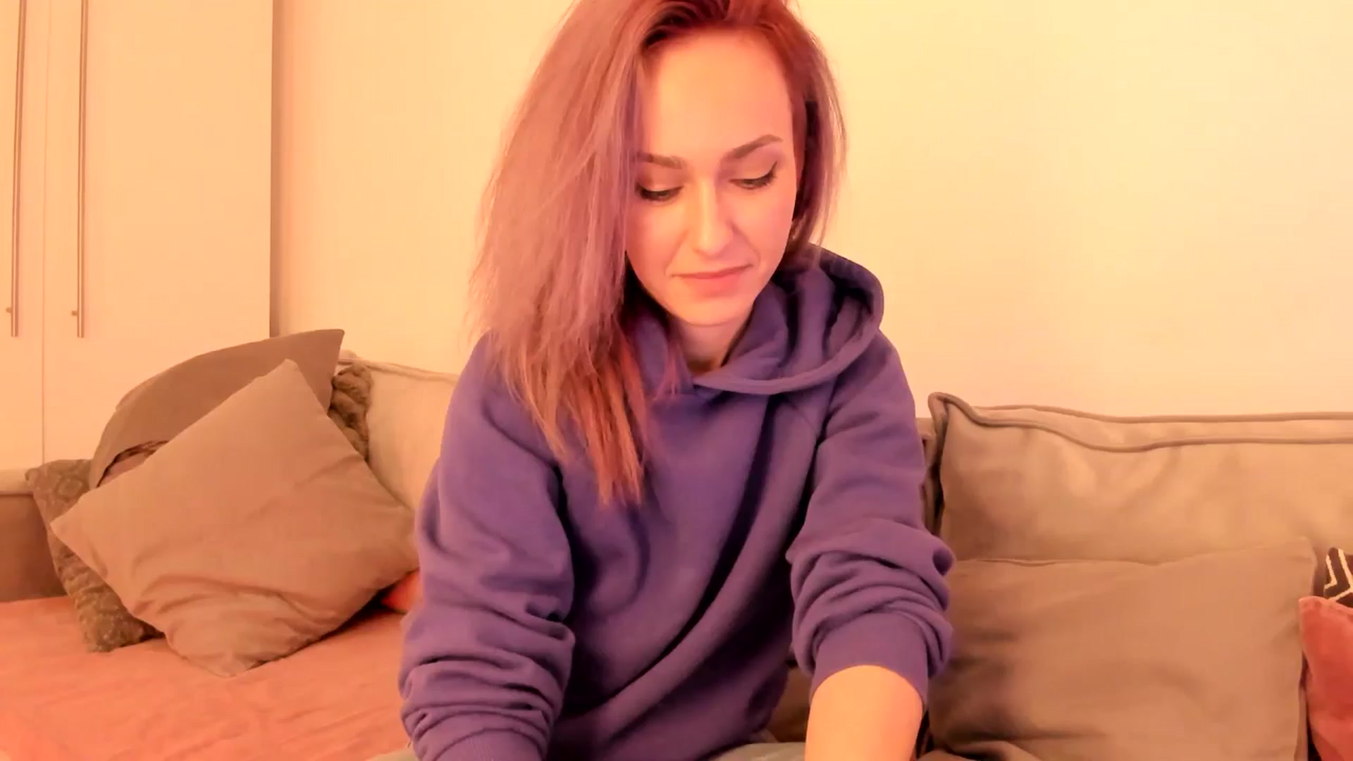 Gallery image thumbnail from Simi__'s myfreecams stream on, 10/20/2024, 18:46 image 4 of 20