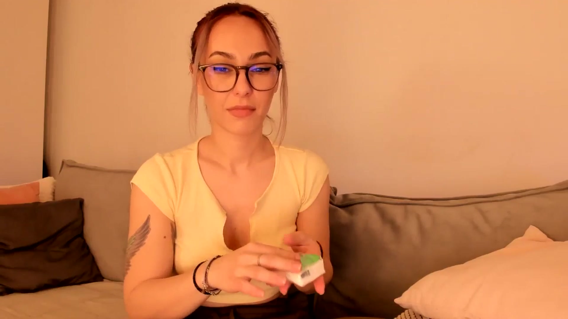Gallery image thumbnail from Simi__'s myfreecams stream on, 11/23/2024, 19:12 image 6 of 20
